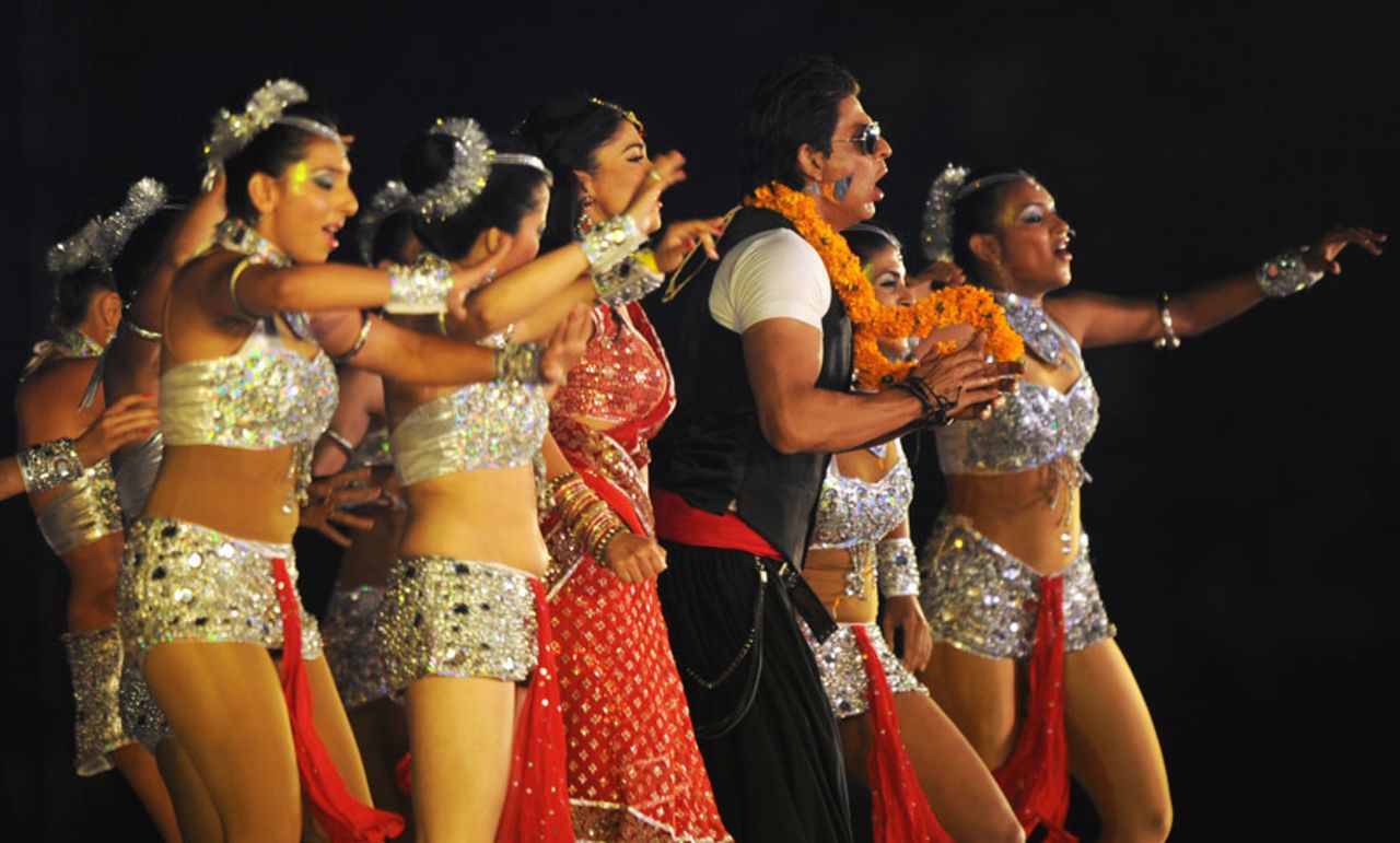 Shah Rukh Khan and Shriya Saran dance at the IPL opening ceremony, Chennai v  Kolkata, IPL 2011, Chennai, April 8, 2011