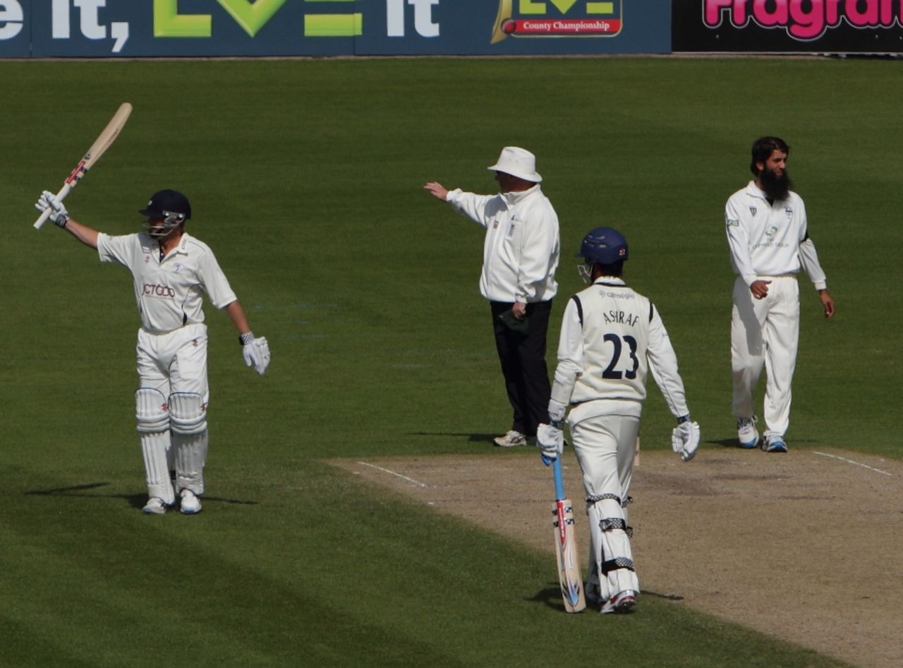 Gerard Brophy acknowledges the applause after passing 150, Worcestershire v Yorkshire, County Championship, Worcester, April 10 2011
