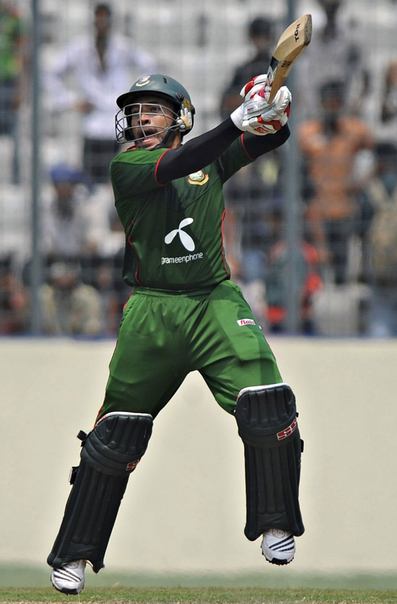 Mushfiqur Rahim played some attacking shots on his way to an unbeaten half-century, Bangladesh v Australia, 2nd ODI, Mirpur, April 11, 2011