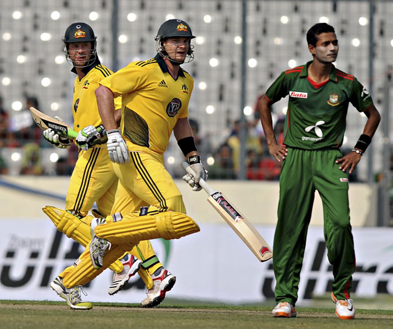 Ricky Ponting and Shane Watson put on an unbroken 170-run stand, Bangladesh v Australia, 2nd ODI, Mirpur, April 11, 2011