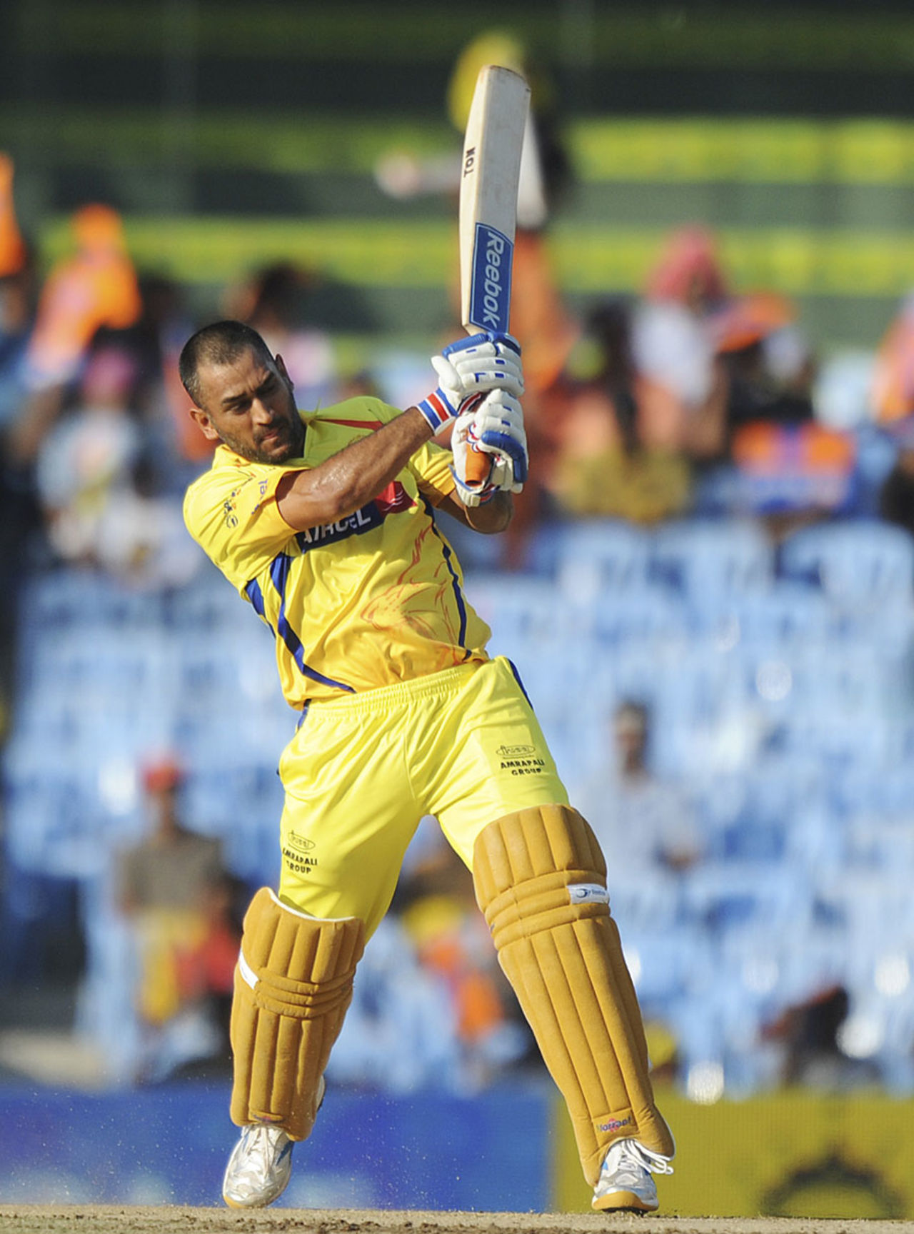 Chennai captain MS Dhoni hit 22 off 16 balls, Chennai Super Kings v Royal Challengers Bangalore, Chennai, April 16, 2011