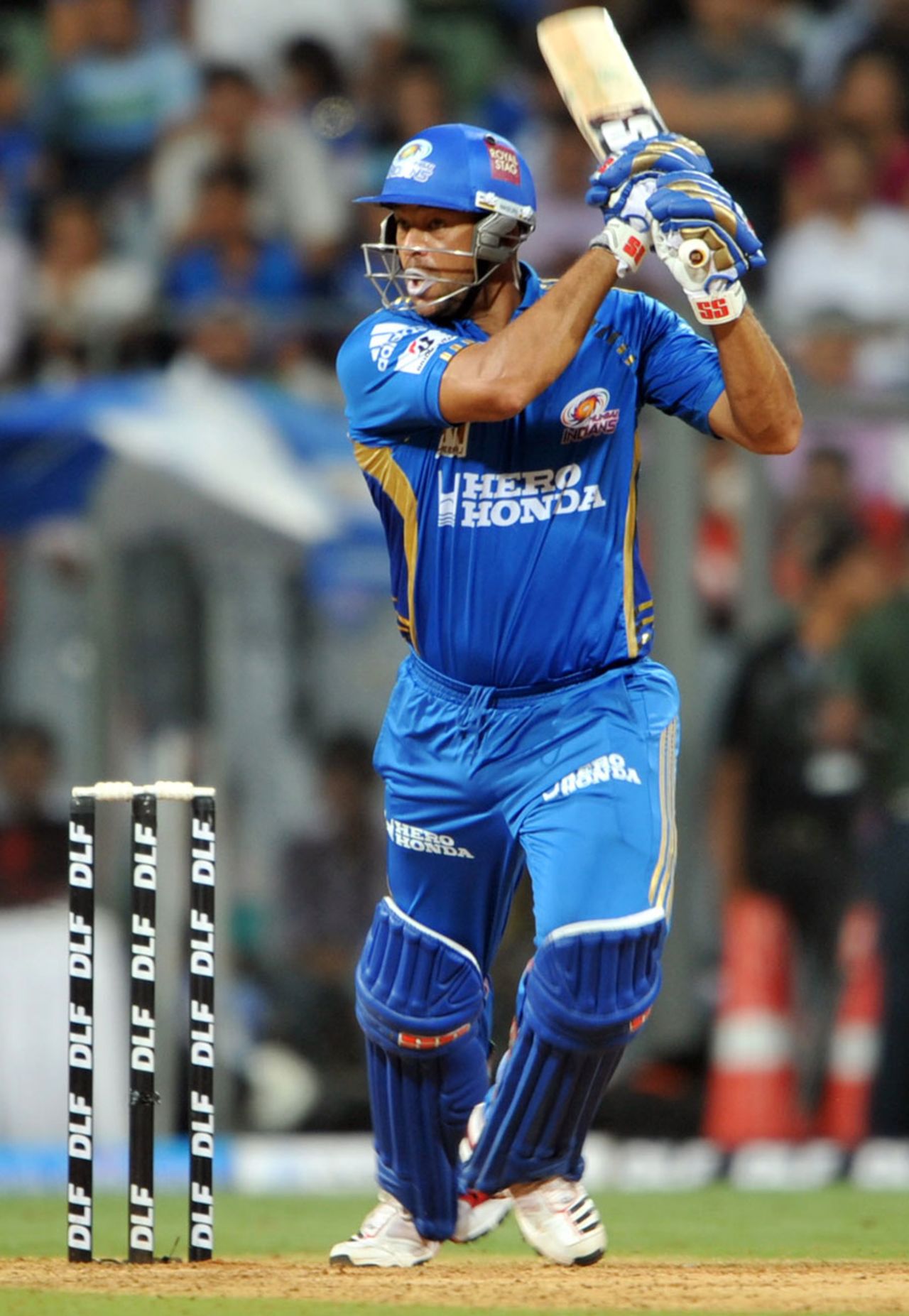 Andrew Symonds had his first bat of this IPL, Mumbai Indians v Pune Warriors, IPL 2011, Mumbai, April 20, 2011