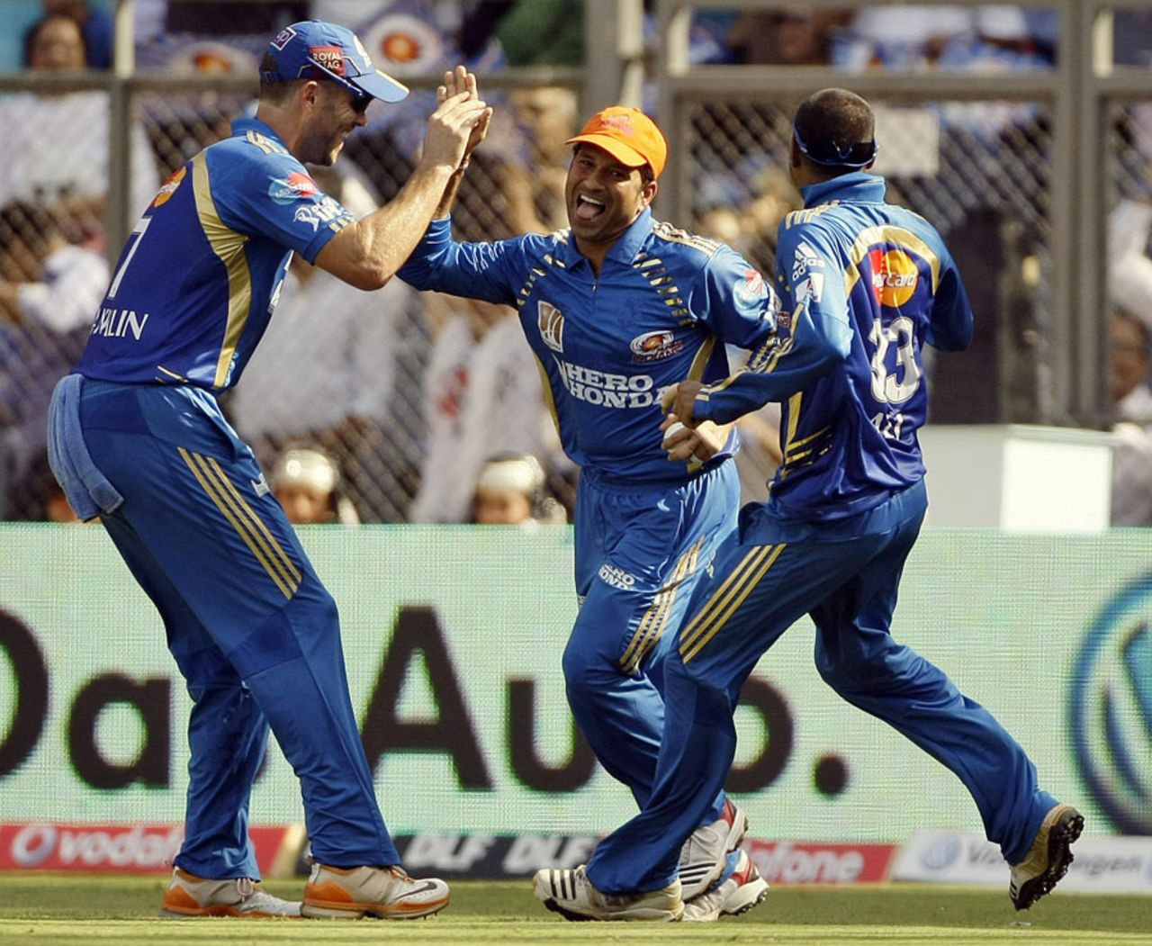 Sachin Tendulkar celebrates taking the catch to dismiss Jesse Ryder, Mumbai Indians v Pune Warriors, IPL 2011, Mumbai, April 20, 2011