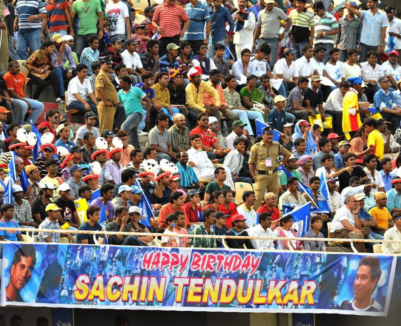 Fans wish Sachin Tendulkar on his 38th birthday, Deccan Chargers v Mumbai Indians, IPL 2011, Hyderabad, April 24, 2011