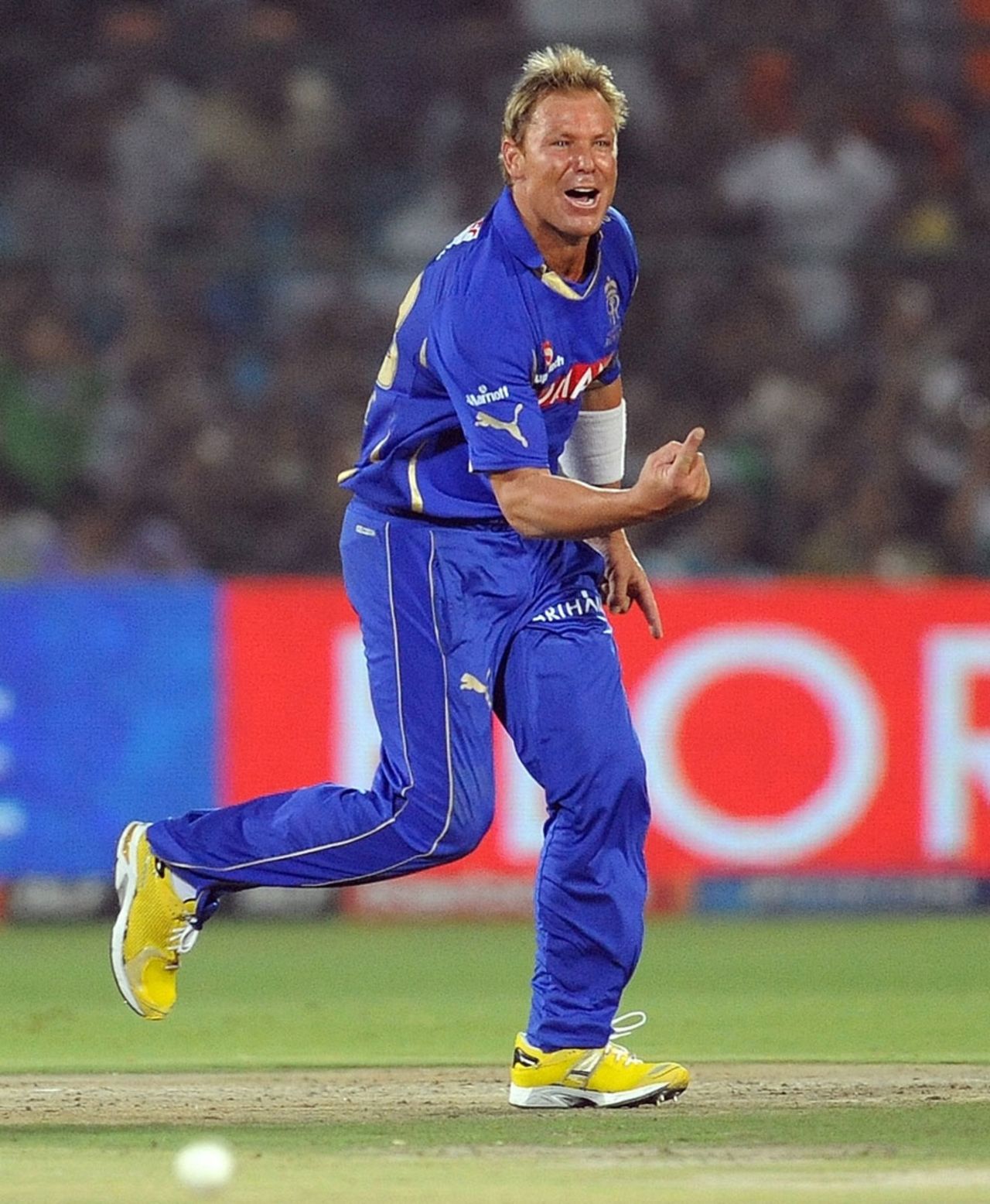 Shane Warne celebrates the wicket of Brad Hodge, Rajasthan Royals v Kochi Tuskers Kerala, IPL 2011, Jaipur, April 24, 2011