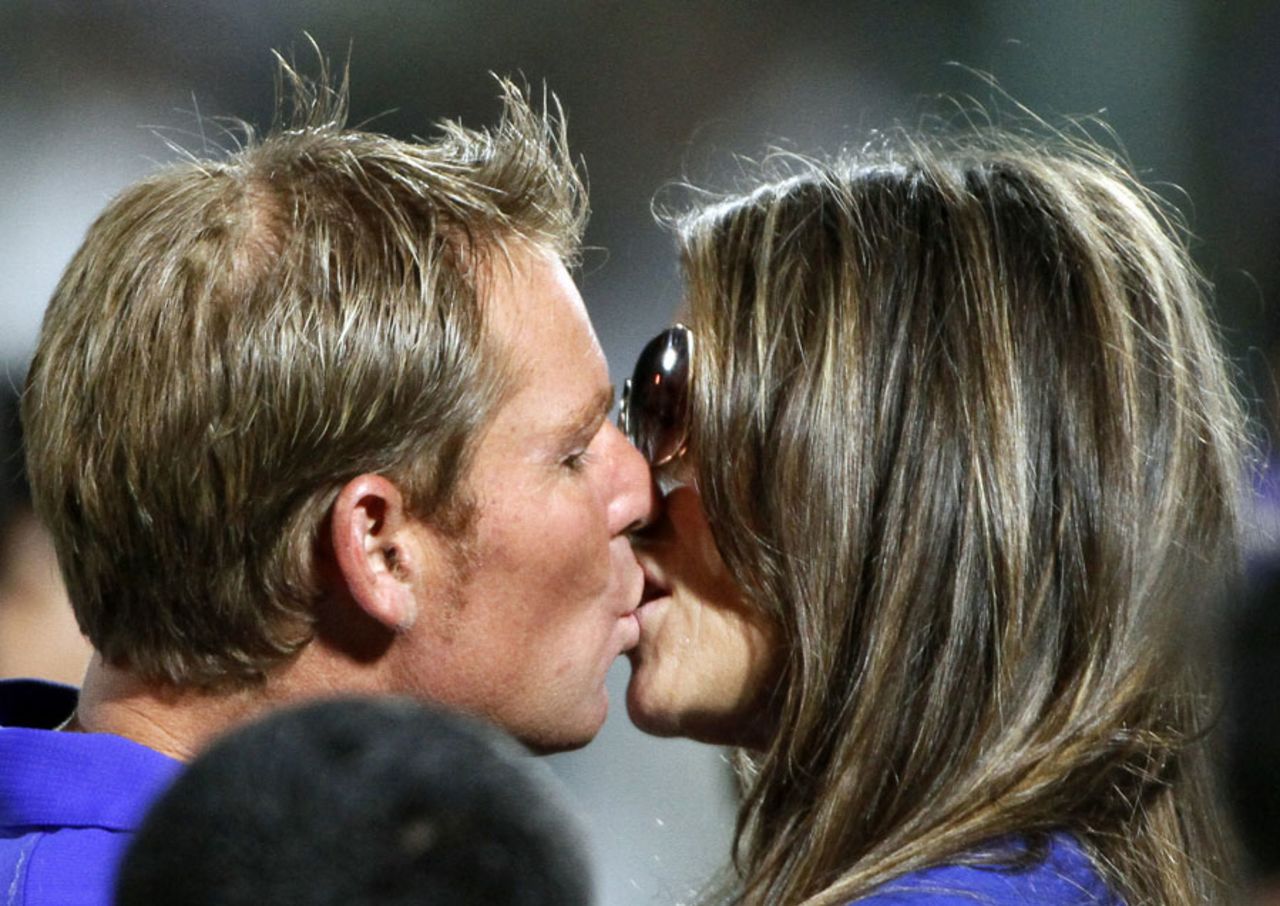 Elizabeth Hurley congratulates Shane Warne on a well-deserved win, Rajasthan Royals v Mumbai Indians, IPL 2011, Jaipur, April 29, 2011