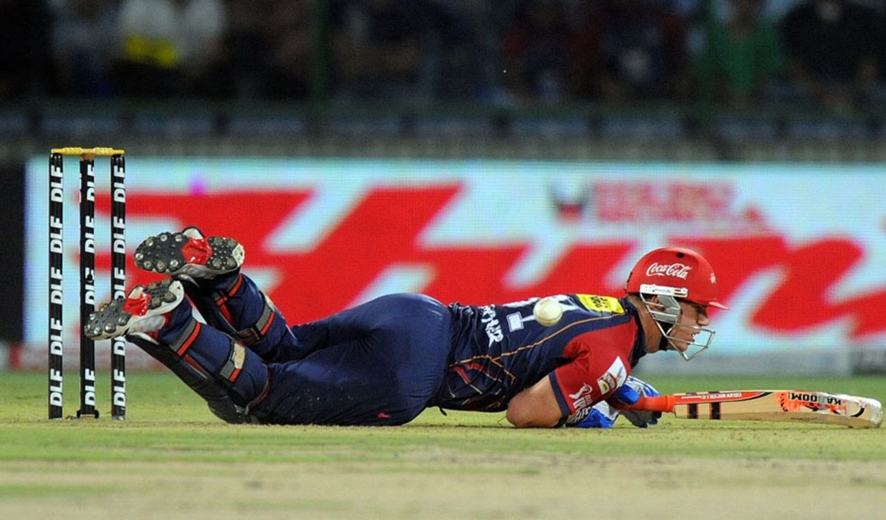 David Warner falls over after being struck on the thigh, Delhi Daredevils v Kochi Tuskers Kerala, IPL 2011, Delhi, May 2, 2011 