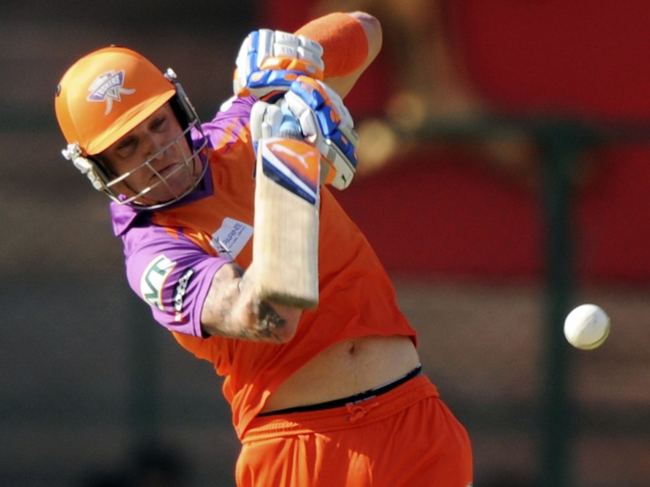 Brendon McCullum scored 22 off 16 balls, Bangalore v Kochi, IPL 2011, Bangalore, May 8, 2011