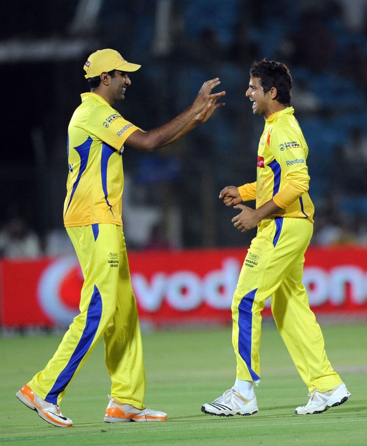R Ashwin and Suresh Raina celebrate Amit Singh's dismissal, Rajasthan v Chennai, IPL 2011, Jaipur, May 9, 2011