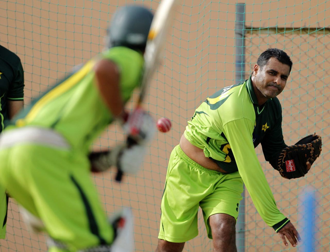 Waqar Younis gives throw-downs as Pakistan get ready for the West Indies Tests, Georgetown, May 10, 2011