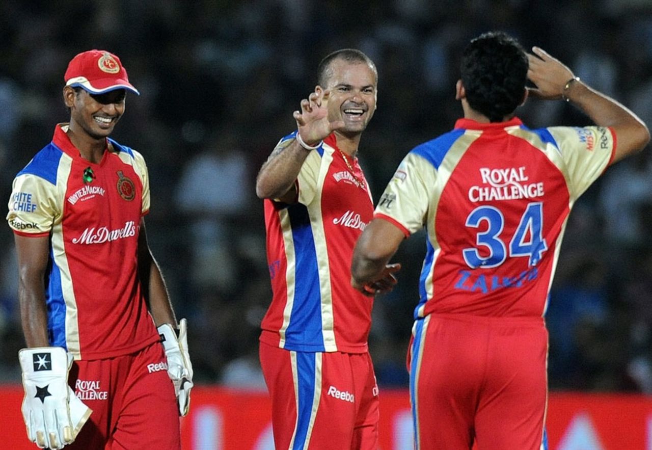 Charl Langeveldt is pleased after removing Ross Taylor, Rajasthan Royals v Royal Challengers Bangalore, IPL 2011, Jaipur, May 11, 2011