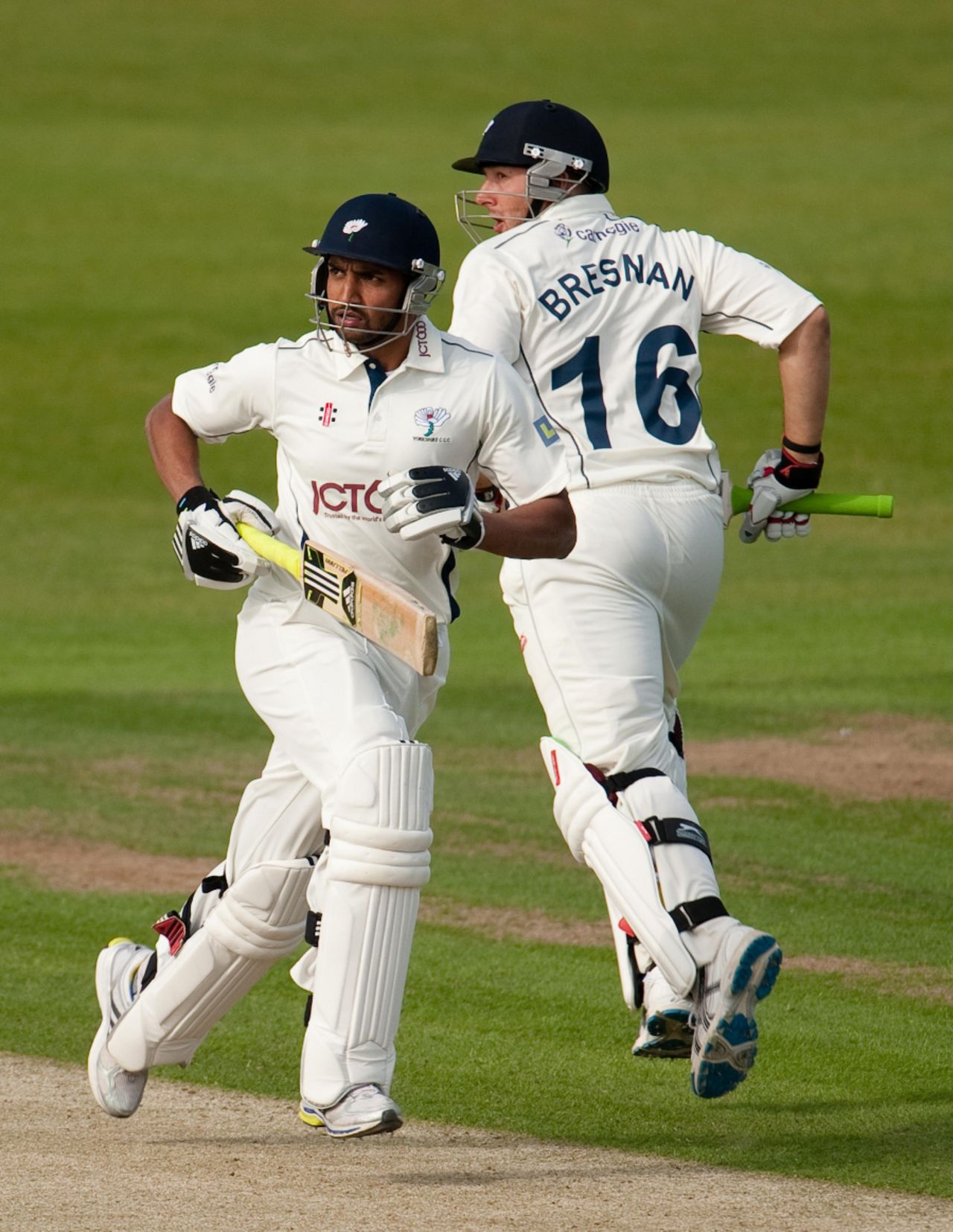 Tim Bresnan and Ajmal Shahzad put on an unbeaten 99 for the eighth wicket on the first day, Yorkshire v Hampshire, County Championship Division One, Headingley, May 11 2011