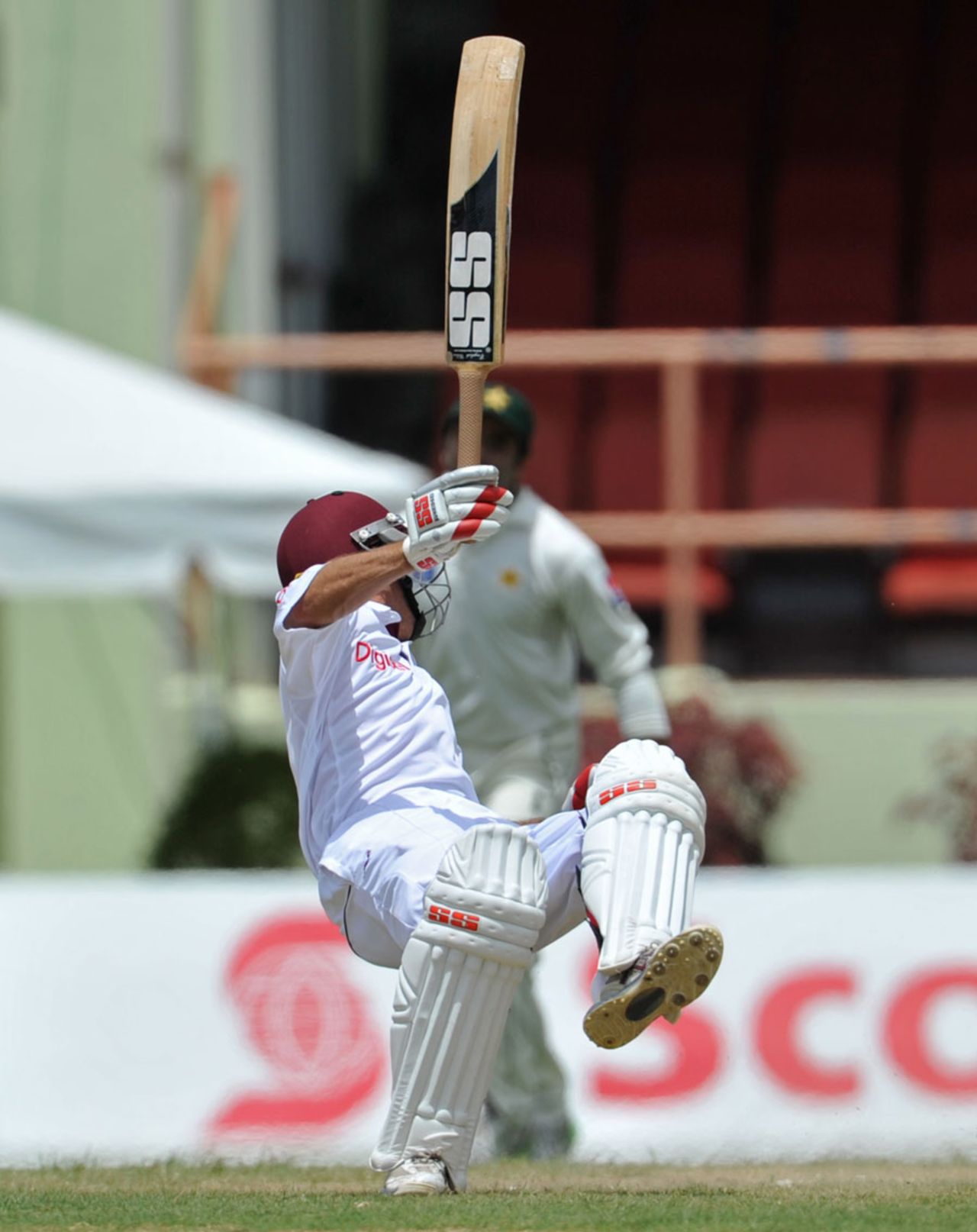 Brendan Nash falls over while trying to turn, West Indies v Pakistan, 1st Test, Providence, 3rd day, May 14, 2011