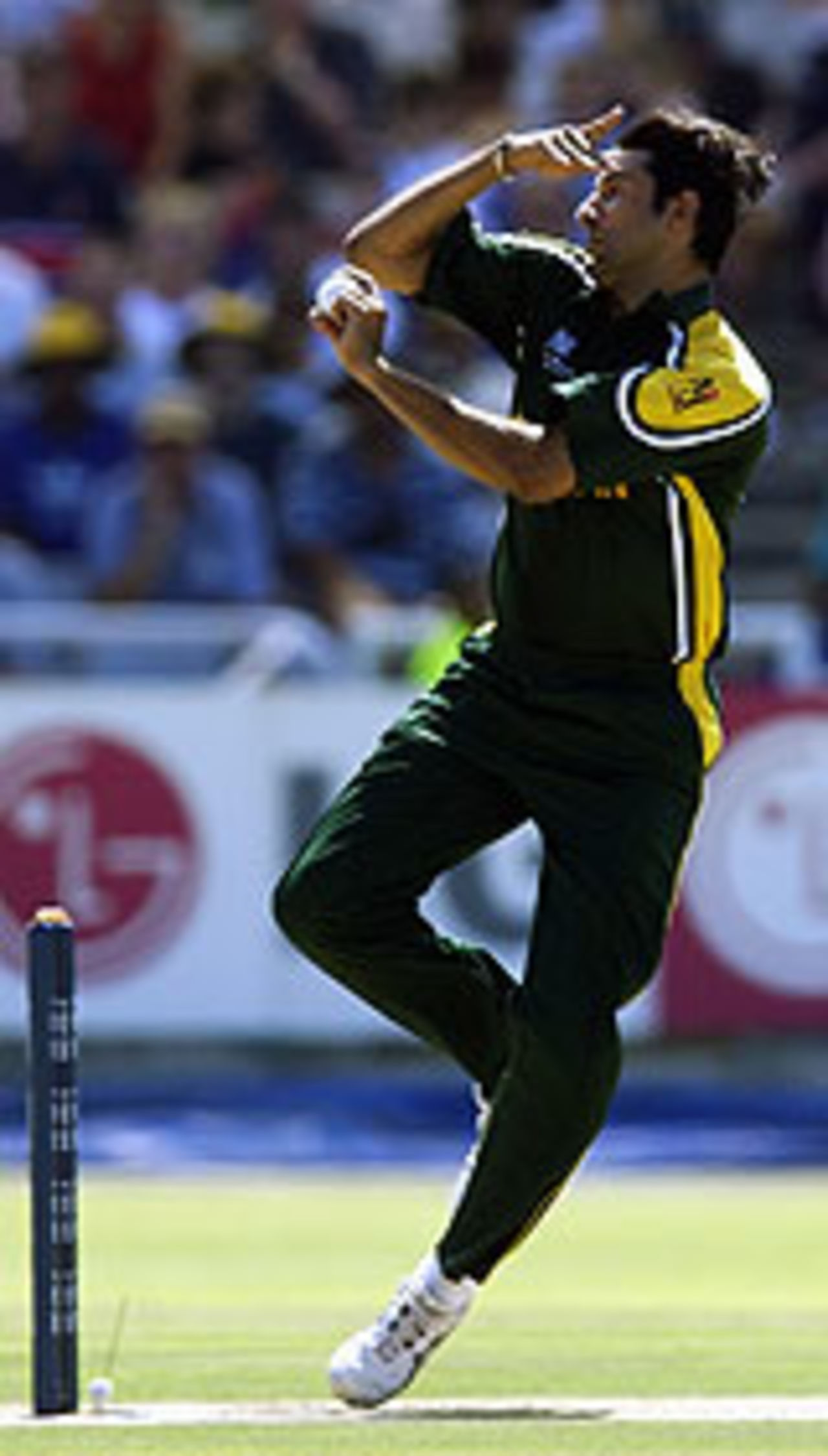 Wasim Akram bowls