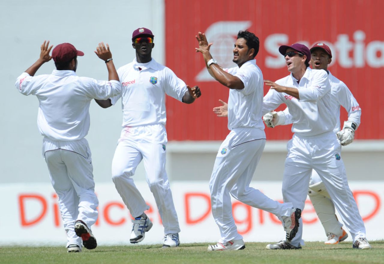 West Indies get-together after Ravi Rampaul snagged Asad Shafiq, West Indies v Pakistan, 1st Test, Providence, 4th day, May 15, 2011
