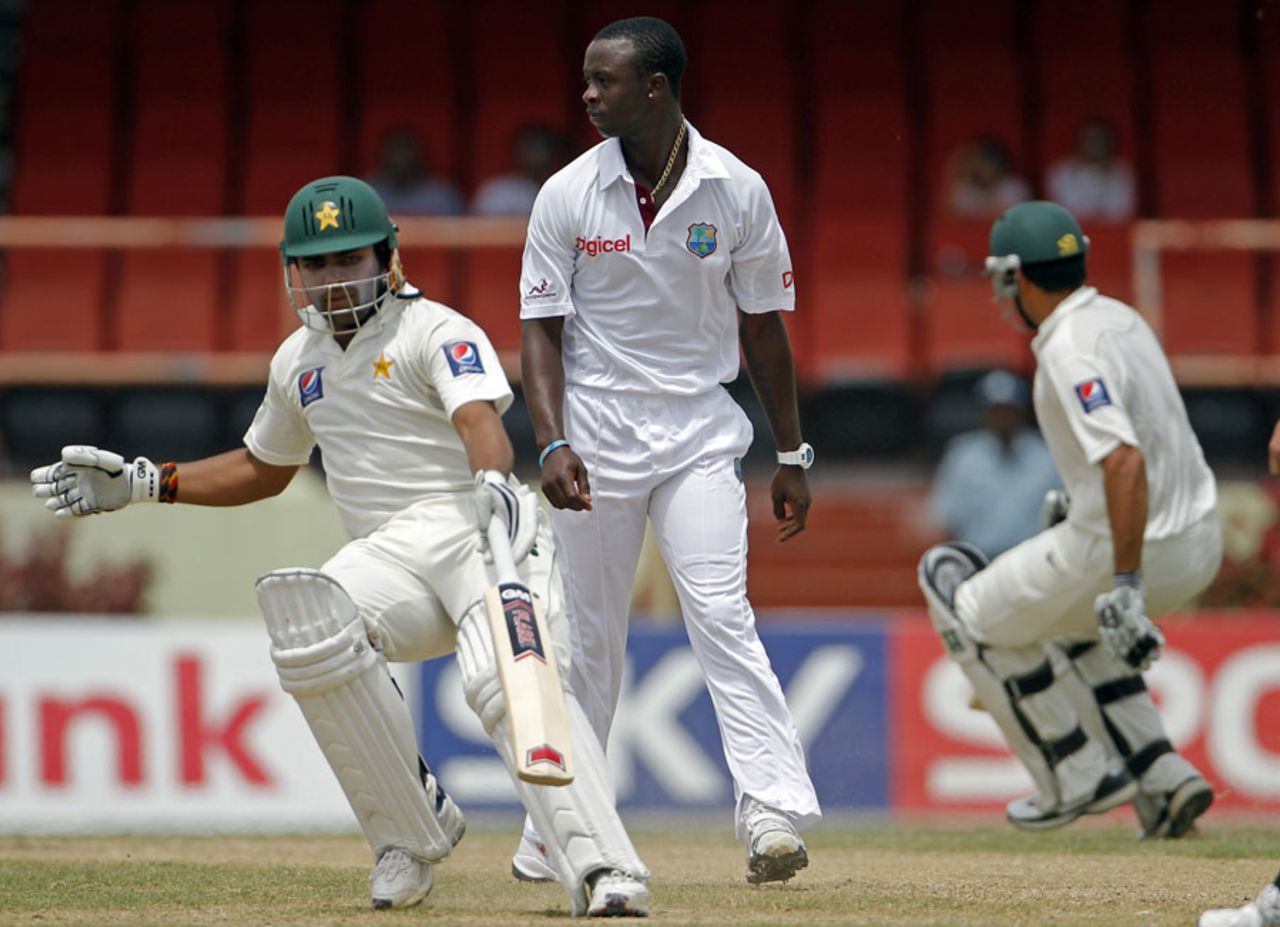 Umar Akmal and Misbah-ul-Haq take a run, West Indies v Pakistan, 1st Test, Providence, 4th day, May 15, 2011