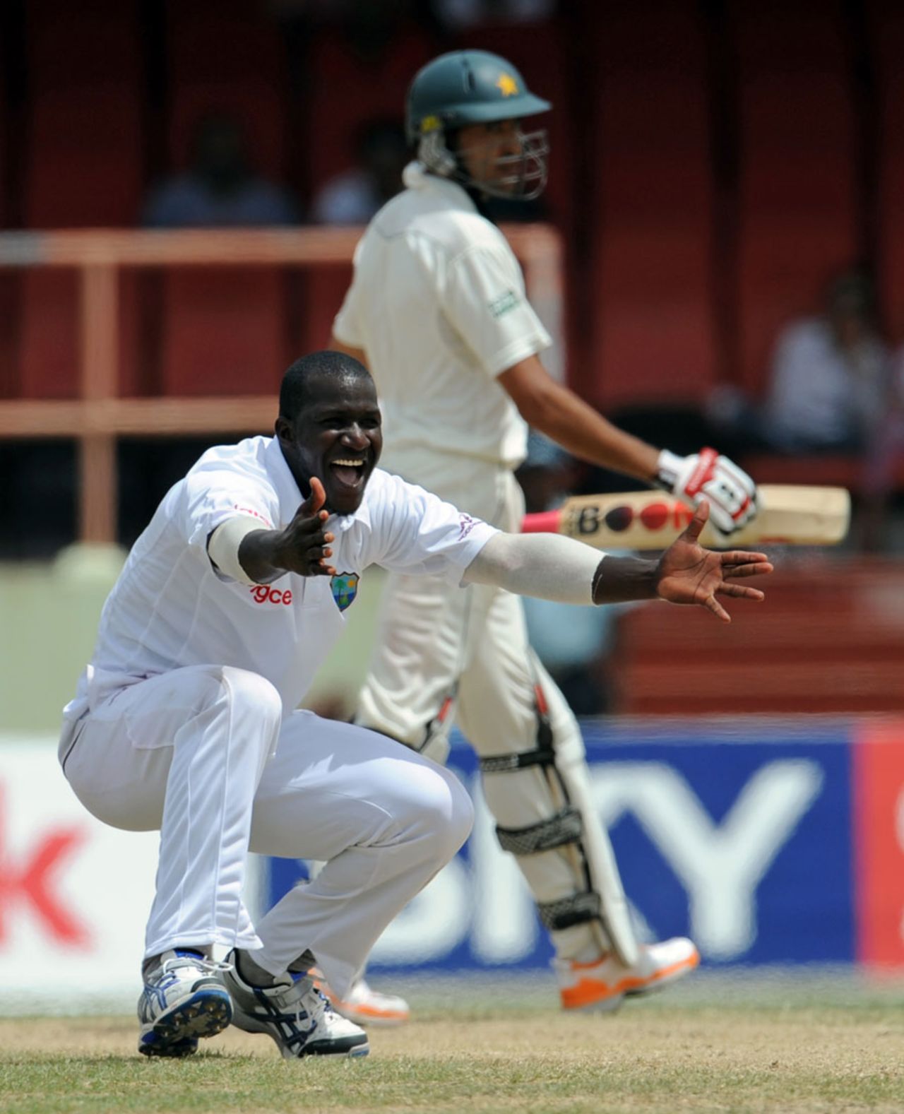 Darren Sammy trapped Umar Akmal lbw for 47, West Indies v Pakistan, 1st Test, Providence, 4th day, May 15, 2011