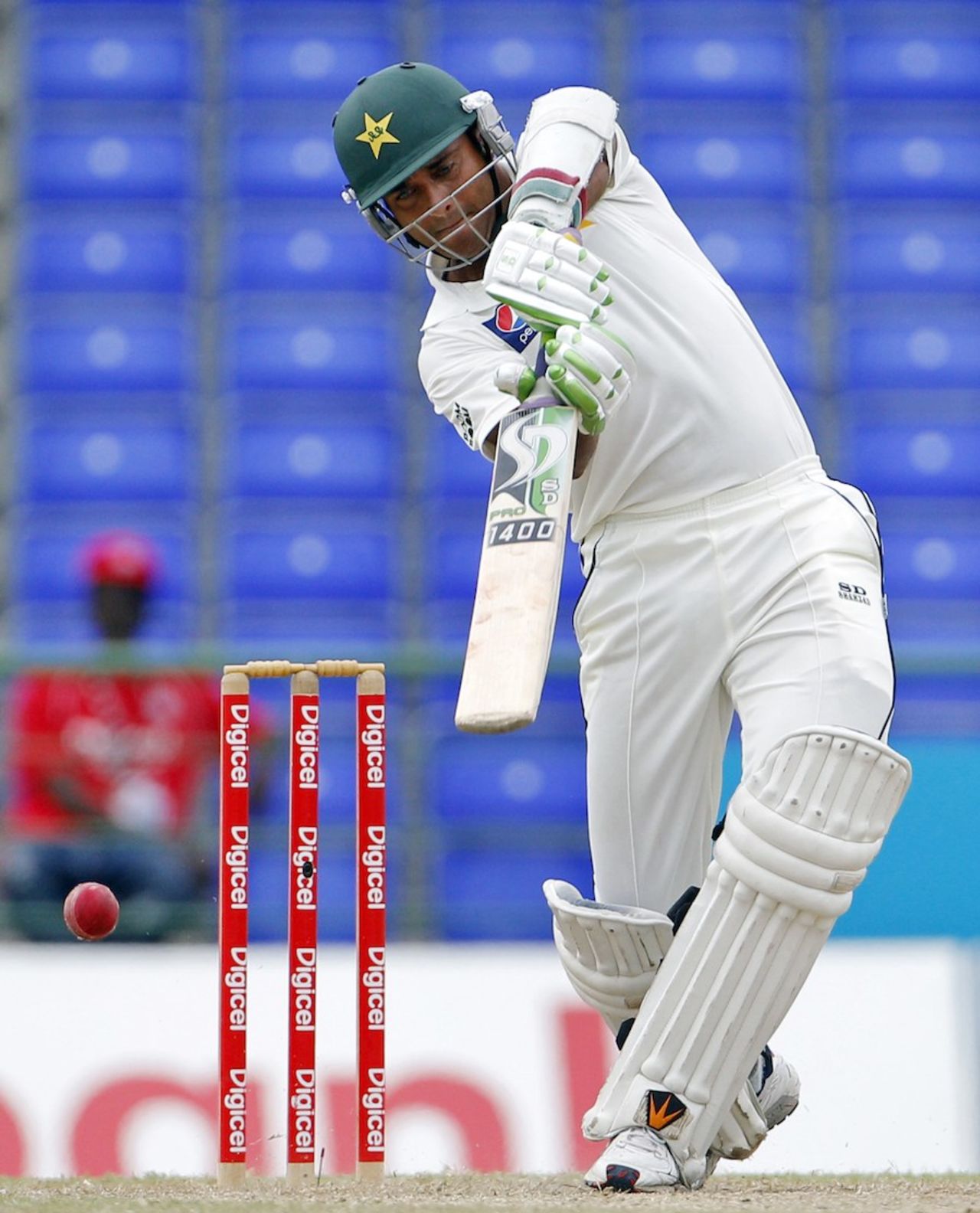 Tanvir Ahmed goes on the attack, West Indies v Pakistan, 2nd Test, St Kitts, 2nd day, May 21, 2011