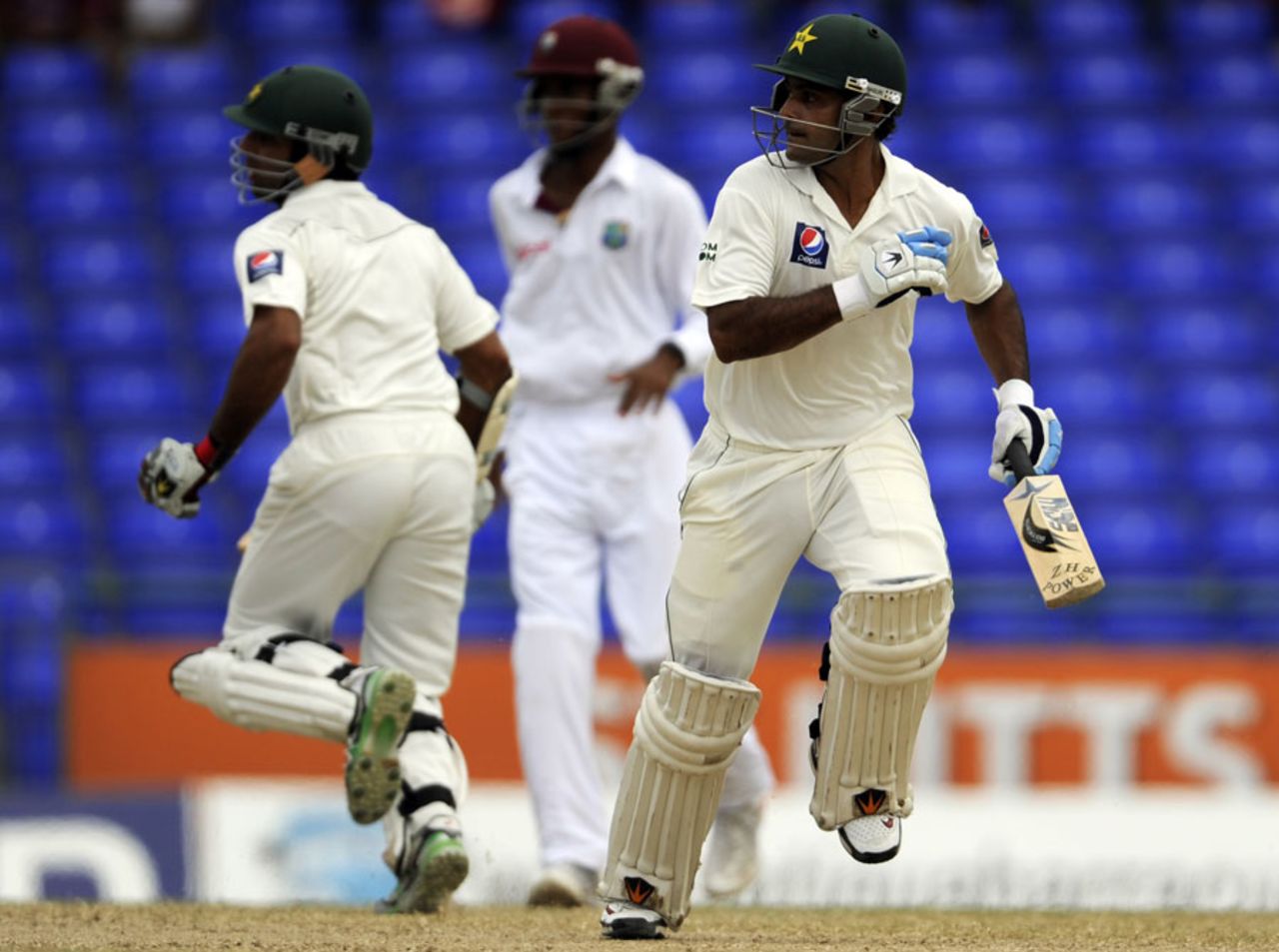 Mohammad Hafeez and Taufeeq Umar run between the wickets, West Indies v Pakistan, 2nd Test, St Kitts, 3rd day, May 22, 2011