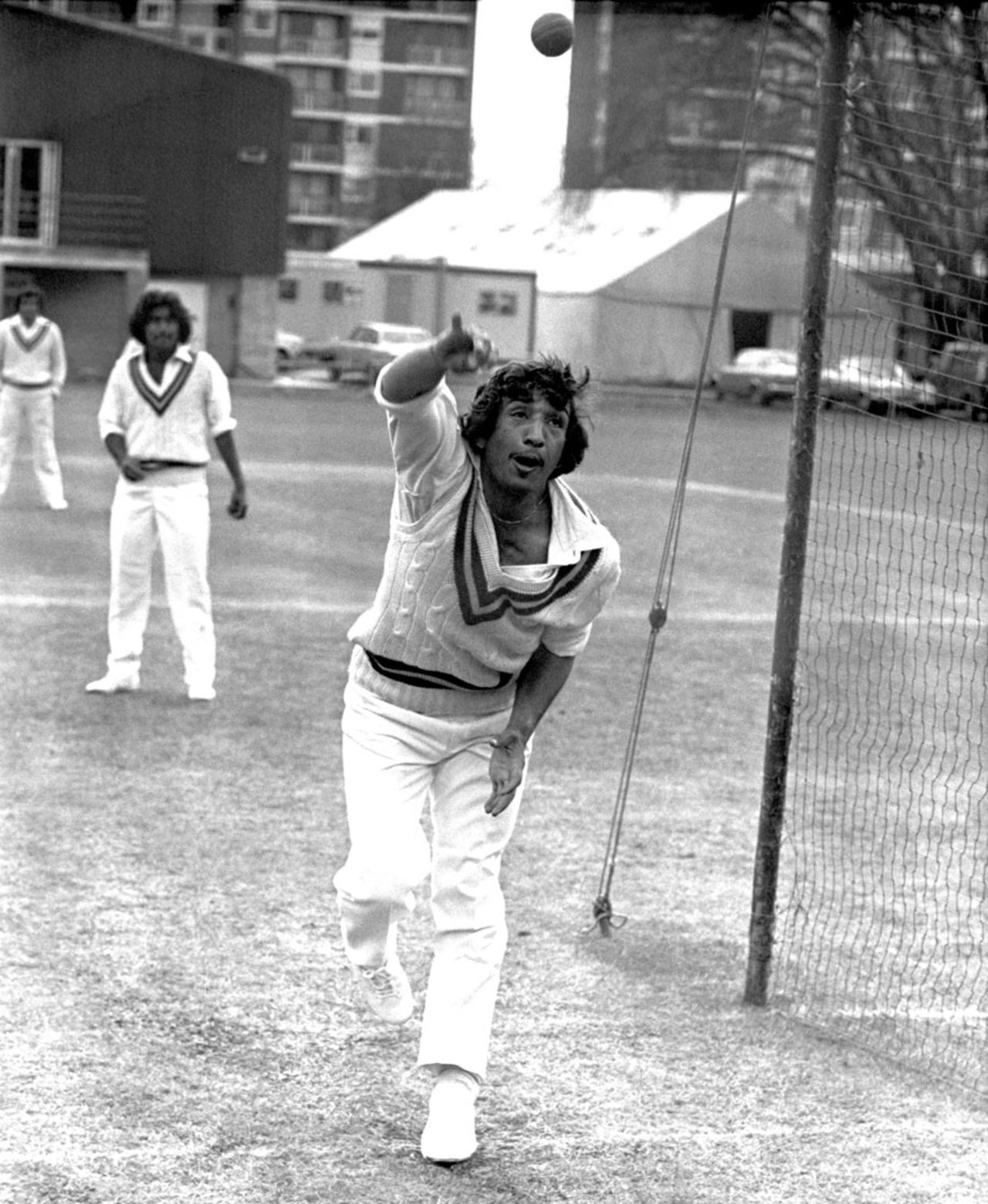 Abdul Qadir bowls in the nets, April 17, 1978
