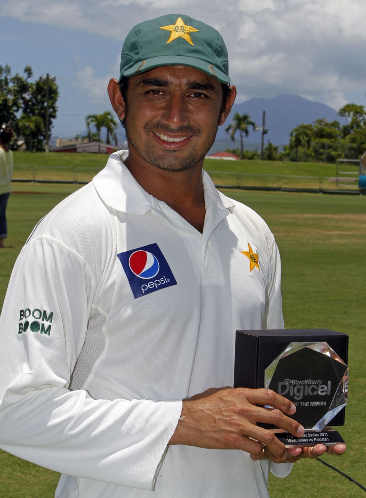 Saeed Ajmal poses with the Man-of-the-Series award, West Indies v Pakistan, 2nd Test, St Kitts, 5th day, May 24, 2011