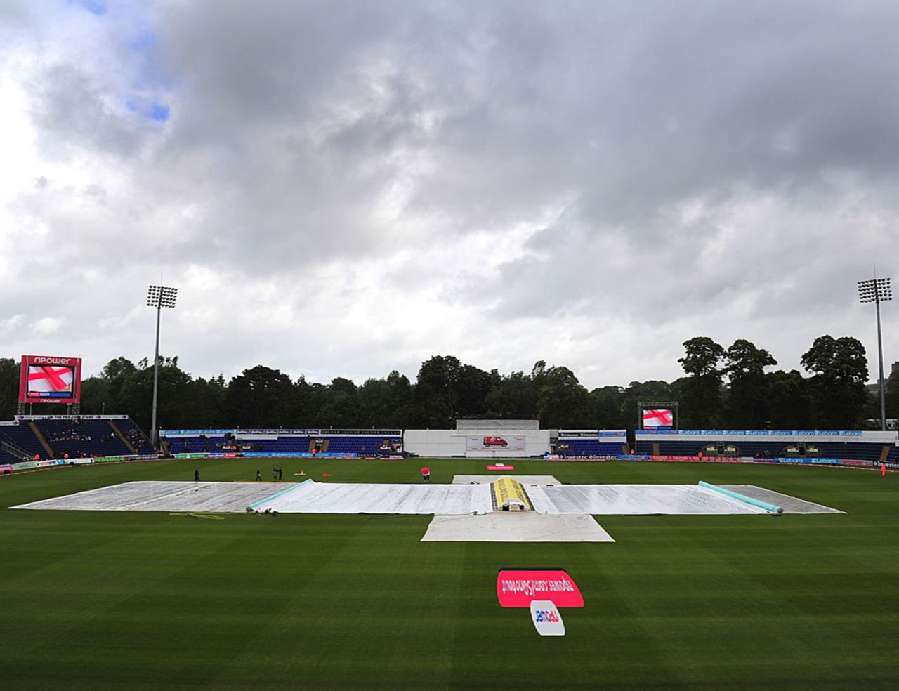 Rain greeted the beginning of the English Test summer and delayed the start of play at Cardiff, England v Sri Lanka, 1st Test, Cardiff, 1st day, May 26 2011