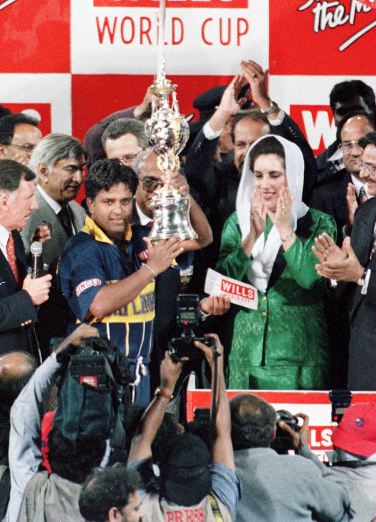 Arjuna Ranatunga lifts the World Cup, Australia v Sri Lanka, Wills World Cup final, Lahore, March 17, 1996