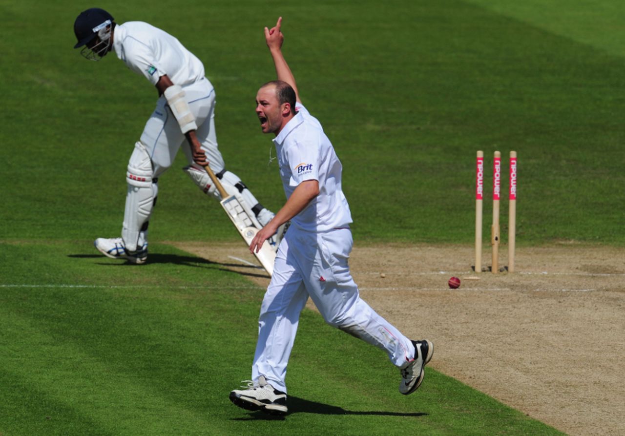 Jonathan Trott celebrates the lucky run out of Farveez Maharoof off his own bowling, England v Sri Lanka, 1st Test, Cardiff, 2nd day, May 27 2011