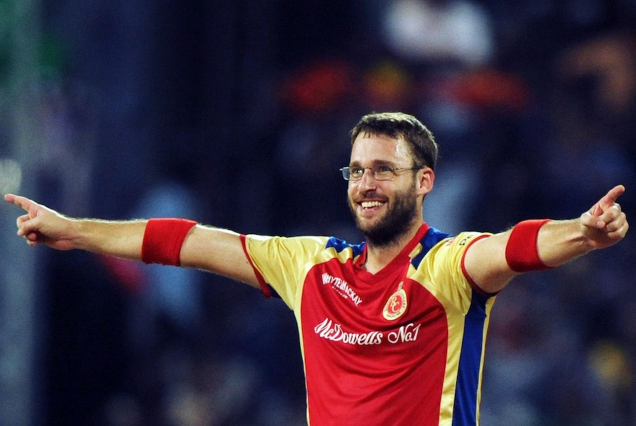 Daniel Vettori picked up three wickets, Bangalore v Mumbai, 2nd qualifier, IPL 2011, Chennai, May 27, 2011