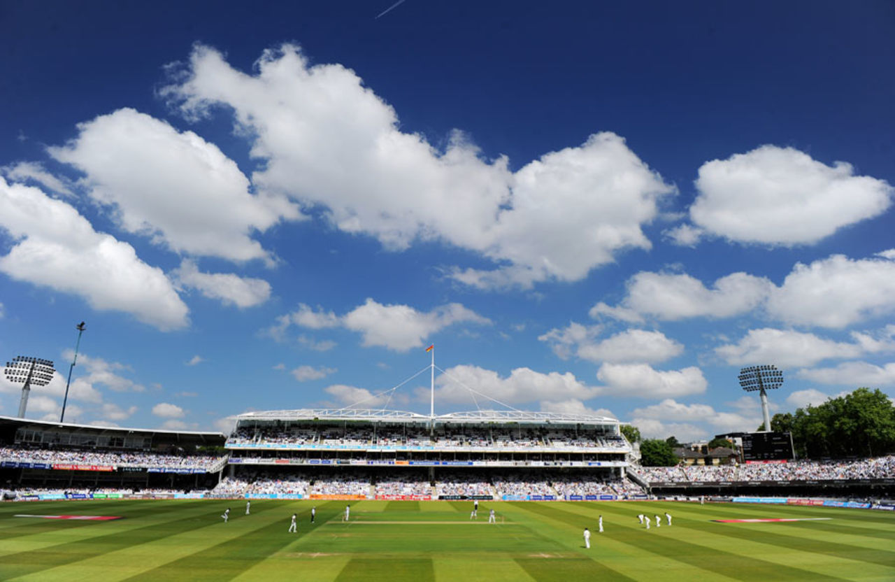 Perfect cricket weather on the first morning, England v Sri Lanka, 2nd Test, Lord's, June 3, 2011