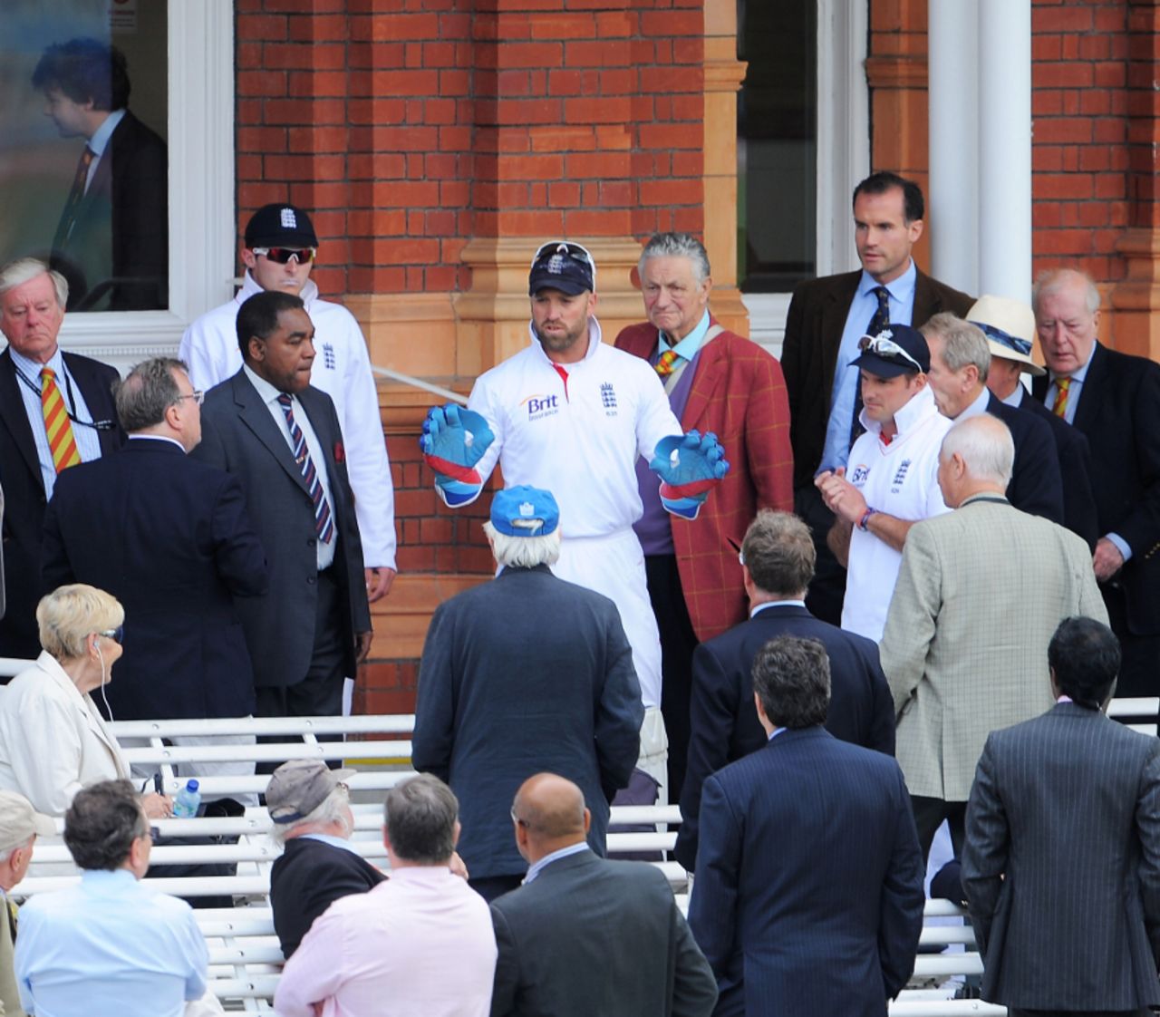 Matt Prior apologises to MCC members after smashing a window in the England dressing room at Lord's, England v Sri Lanka, 2nd Test, Lord's, 5th day, June 7 2011