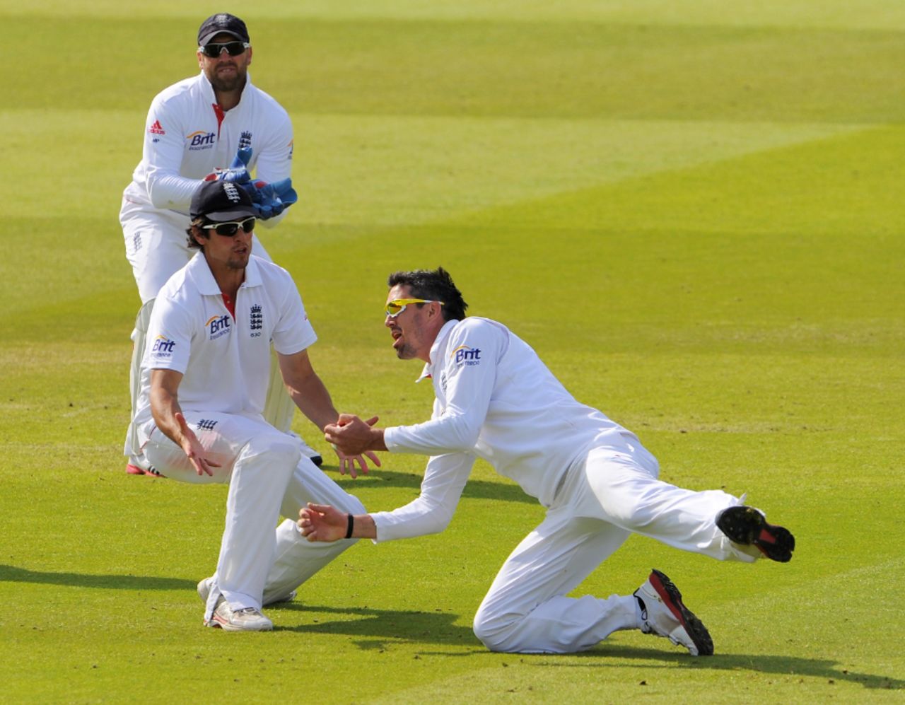 Kevin Pietersen held a good catch at fourth slip to dismiss Mahela Jayawardene, England v Sri Lanka, 2nd Test, Lord's, 5th day, June 7, 2011