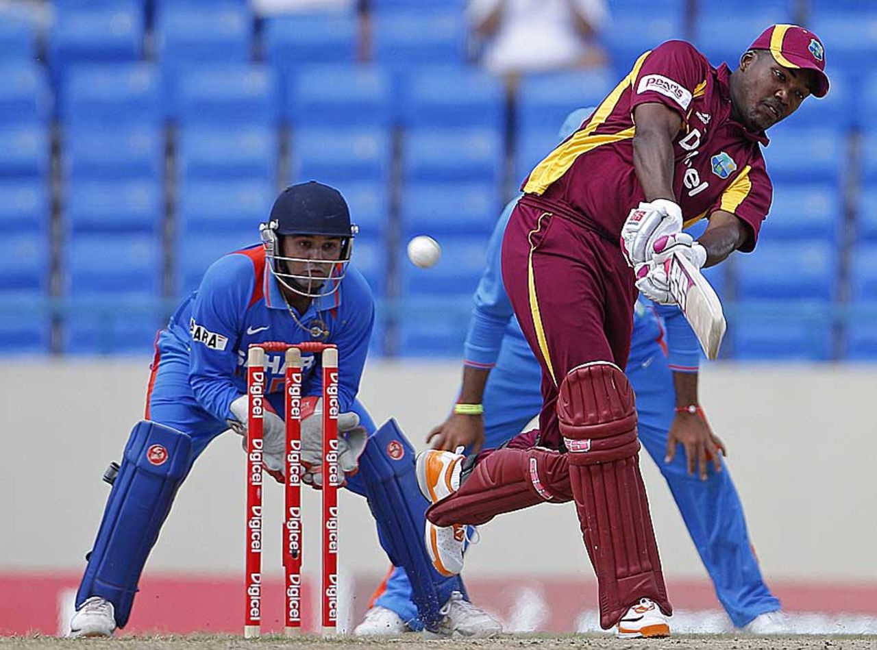Darren Bravo goes over the top, West Indies v India, 4th ODI, Antigua, June 13, 2011