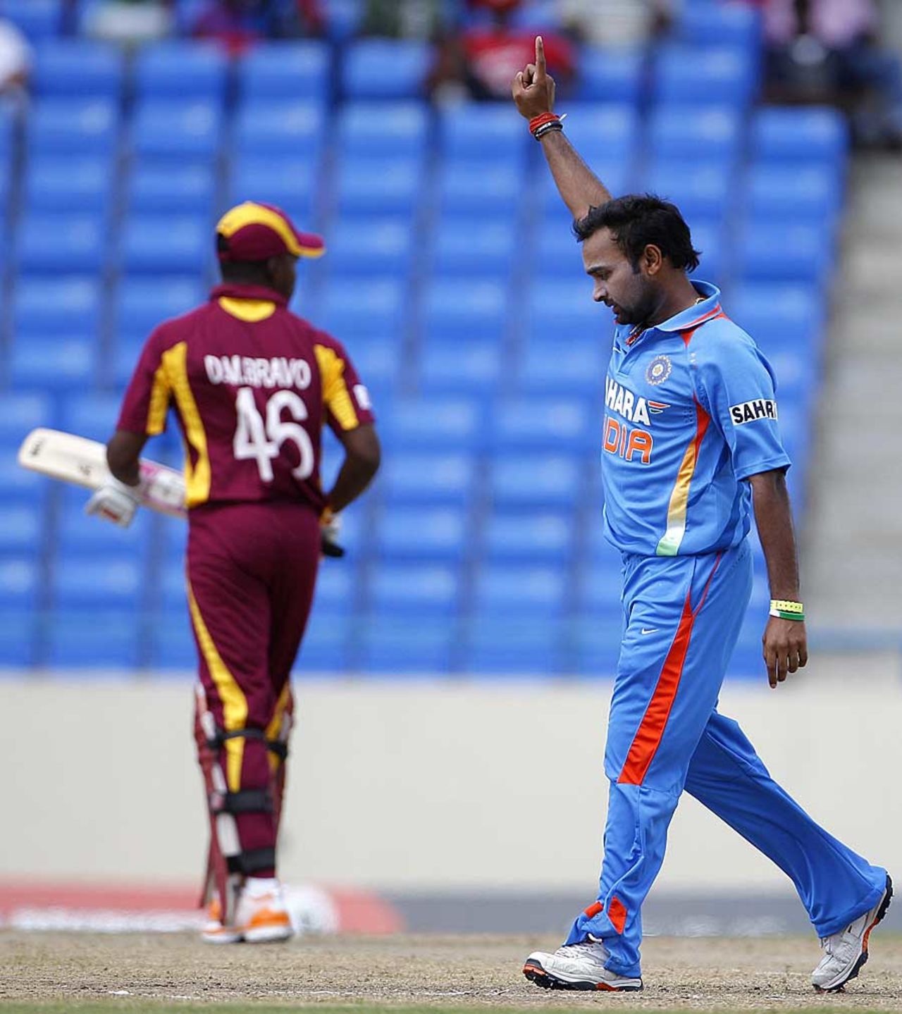 Amit Mishra sent back Darren Bravo, West Indies v India, 4th ODI, Antigua, June 13, 2011