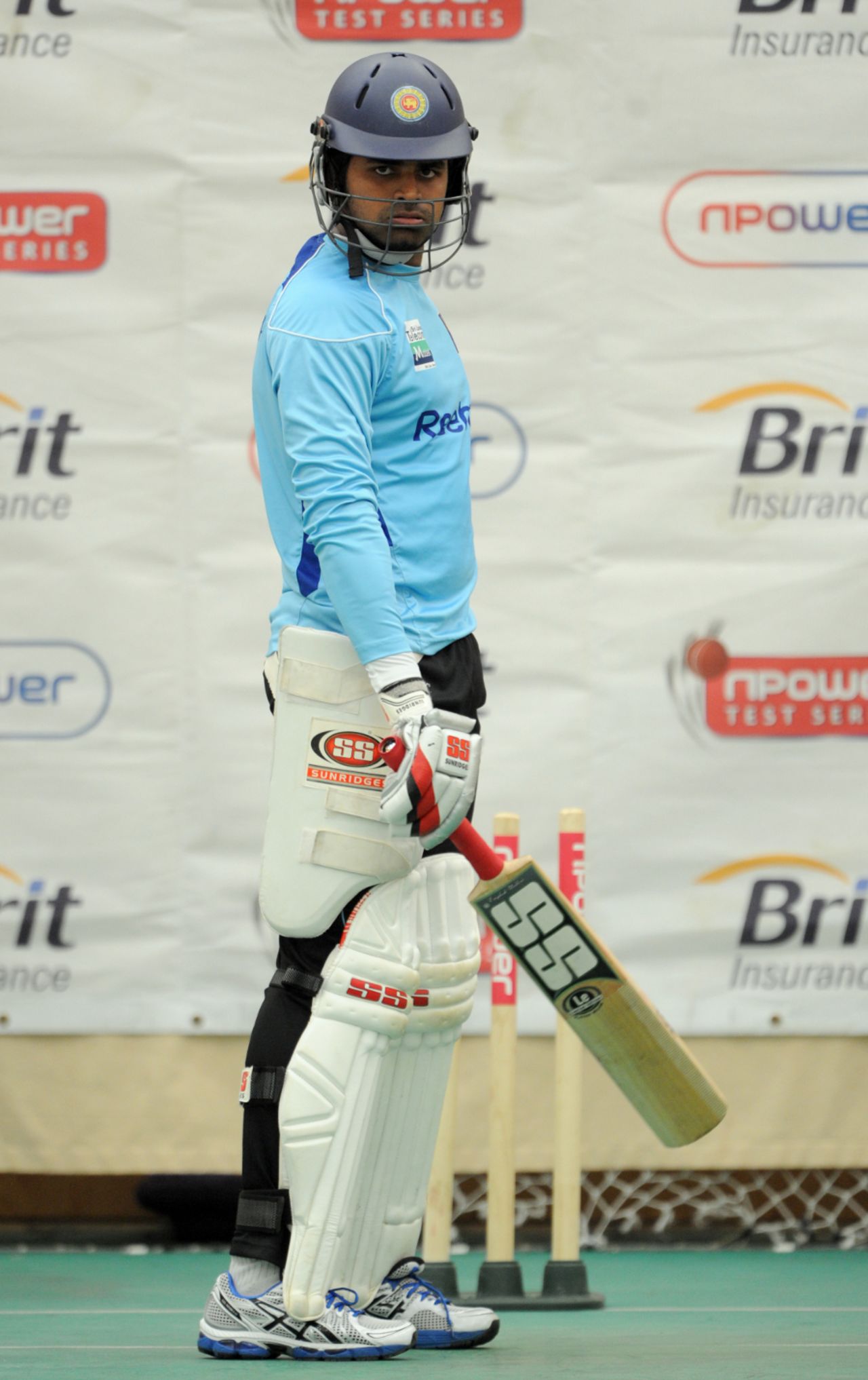 Lahiru Thirimanne prepares to face a few balls in the nets, Rose Bowl, June 15 2011