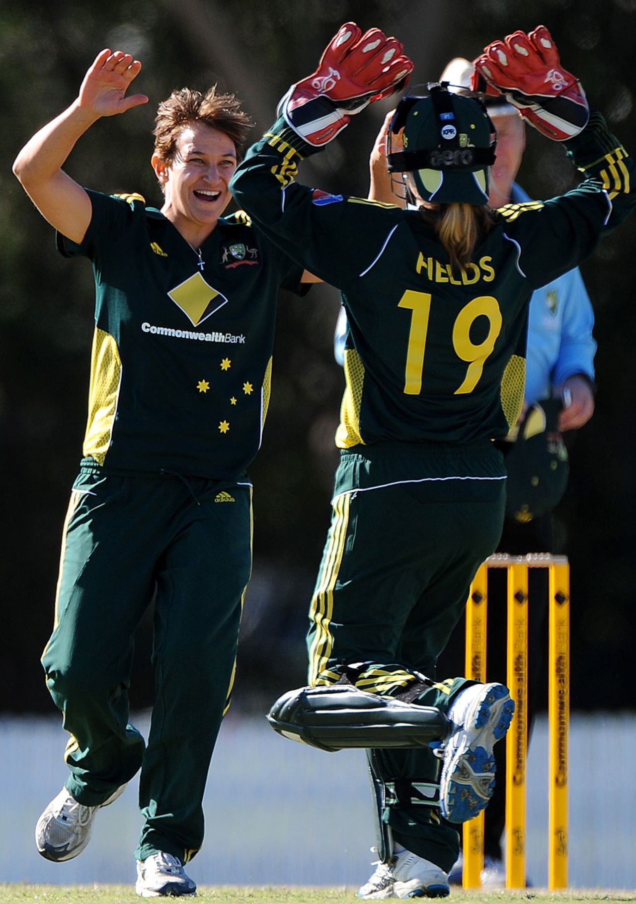 Shelley Nitschke picked up three wickets, Australia Women v New Zealand Women, Rose Bowl, 3rd ODI, Brisbane, June 16, 2011