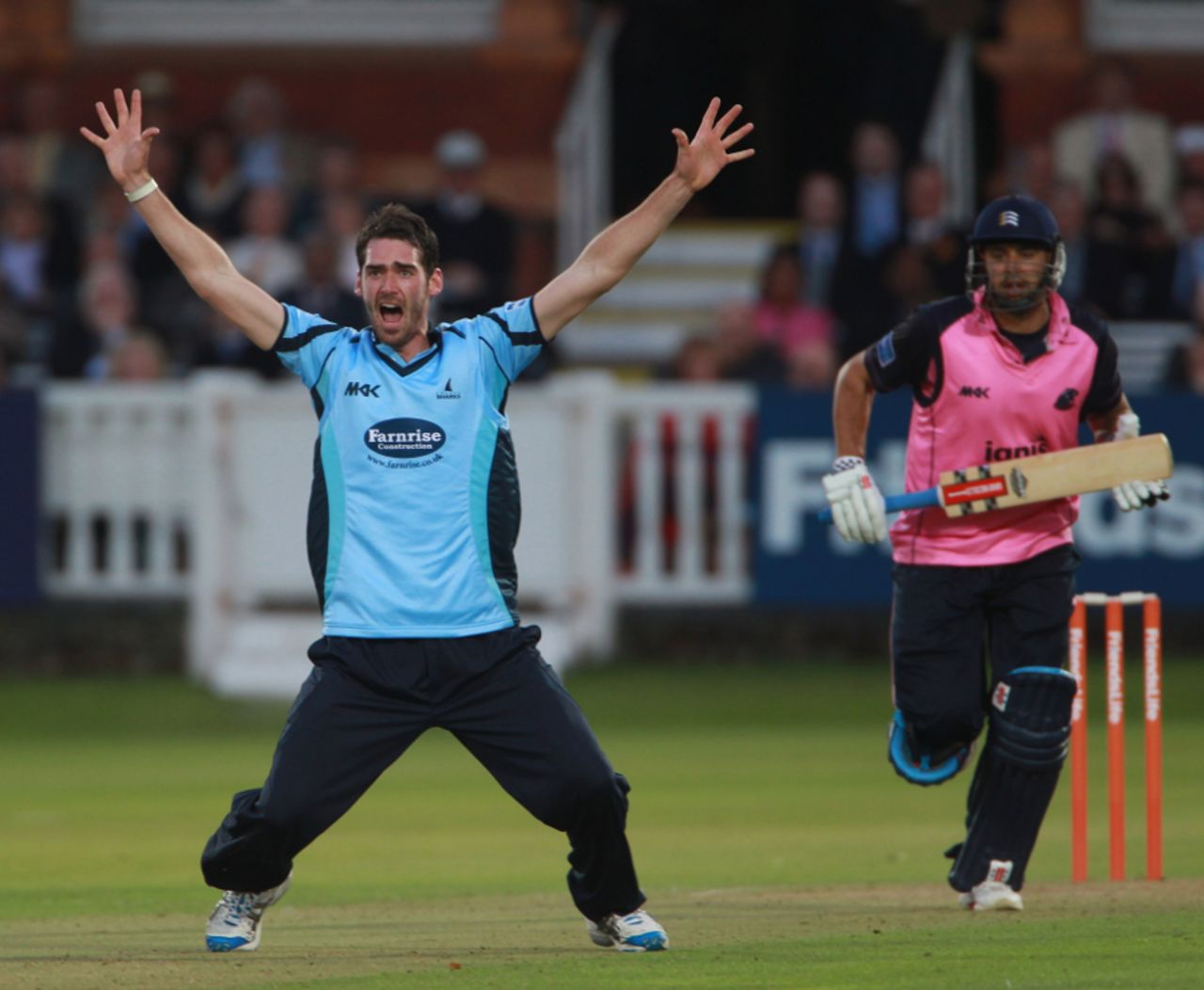 Chris Liddle took four wickets to hasten Middlesex's defeat, Middlesex v Sussex, Friends Life t20, Lord's, June 16 2011