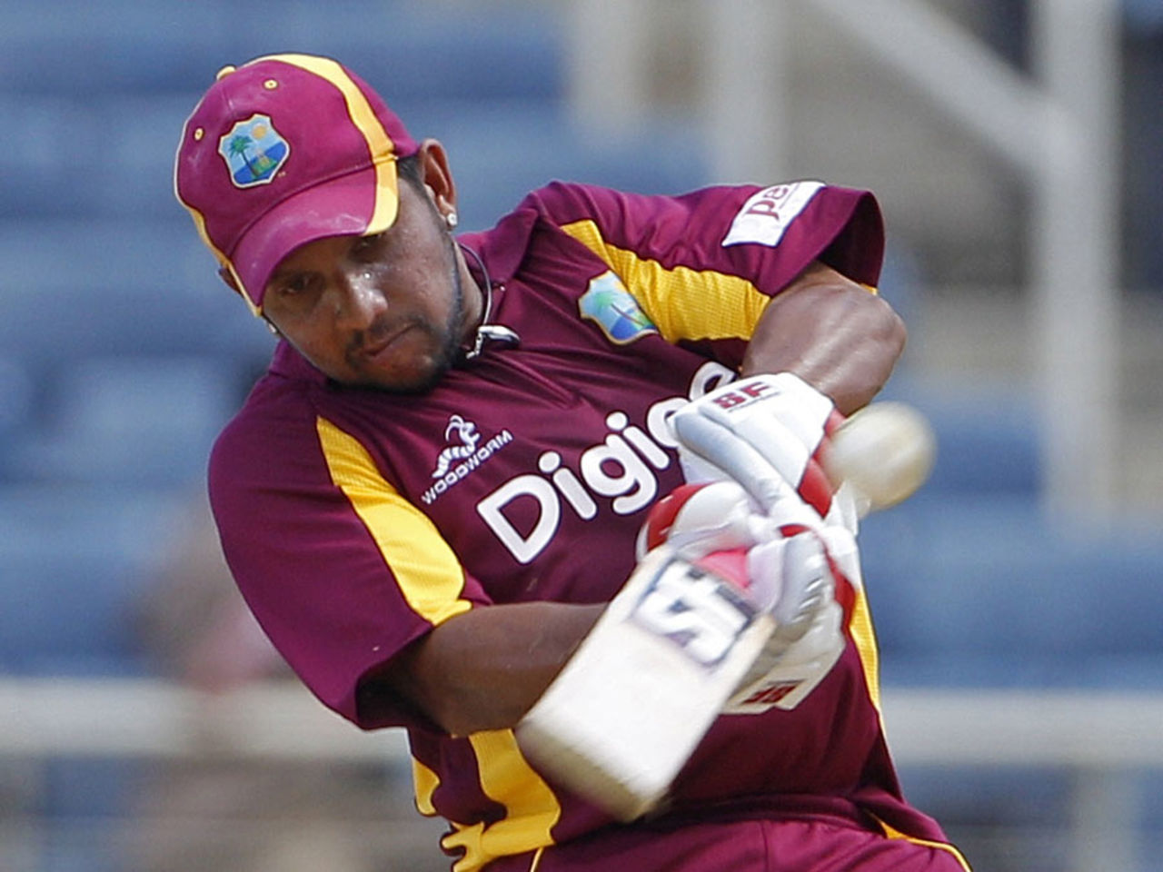 Ramnaresh Sarwan kept the West Indies' chase afloat, West Indies v India, 5th ODI, Kingston, Jamaica, June 16, 2011
