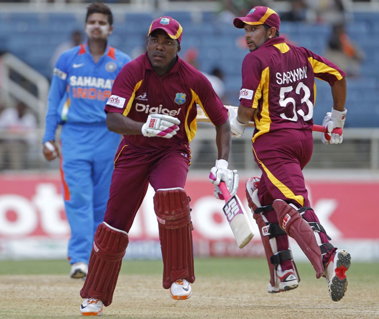Darren Bravo and Ramnaresh Sarwan put on 103 for the third wicket, West Indies v India, 5th ODI, Kingston, Jamaica, June 16, 2011