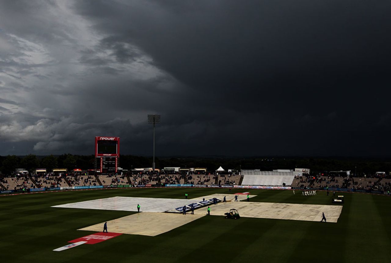 A storm cloud approaches the Rose Bowl, England v Sri Lanka, 3rd Test, Rose Bowl, June 18, 2011