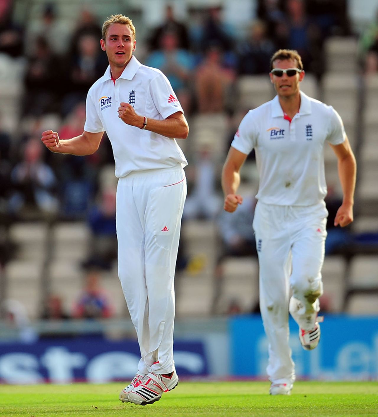 Stuart Broad claimed the late wicket of Mahela Jayawardene, England v Sri Lanka, 3rd Test, Rose Bowl, June 19, 2011
