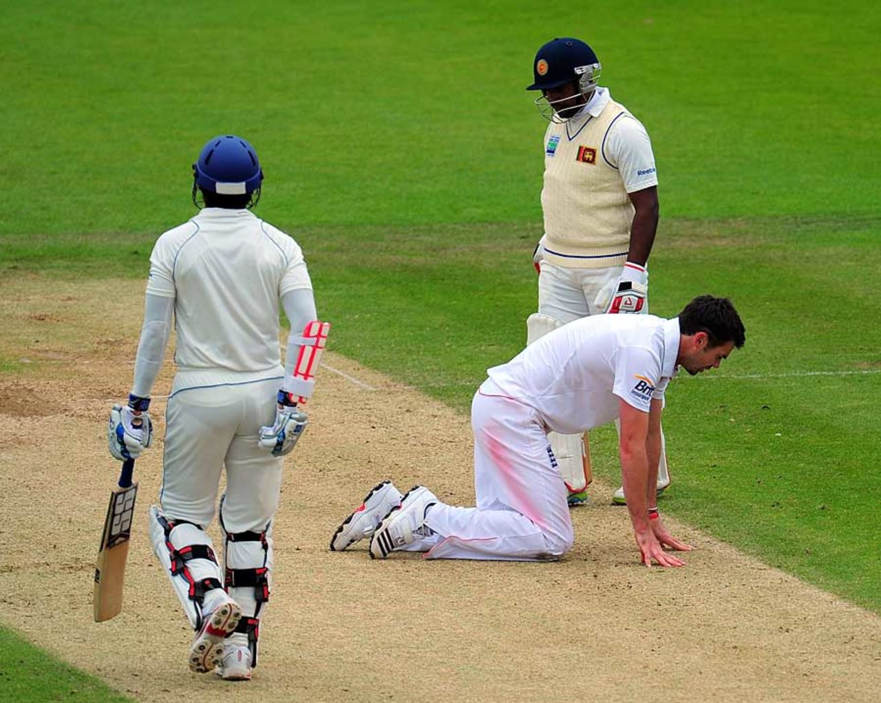 England's bowlers had a frustrating time on the final morning, England v Sri Lanka, 3rd Test, Rose Bowl, June 20, 11