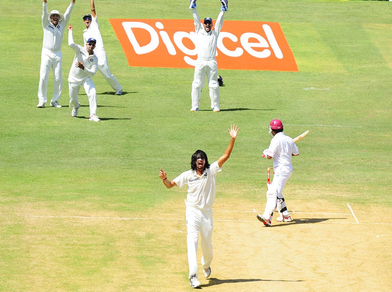 India appeal successfully for an lbw against Ramnaresh Sarwan, West Indies v India, 1st Test, Kingston, 2nd day, June 21, 2011