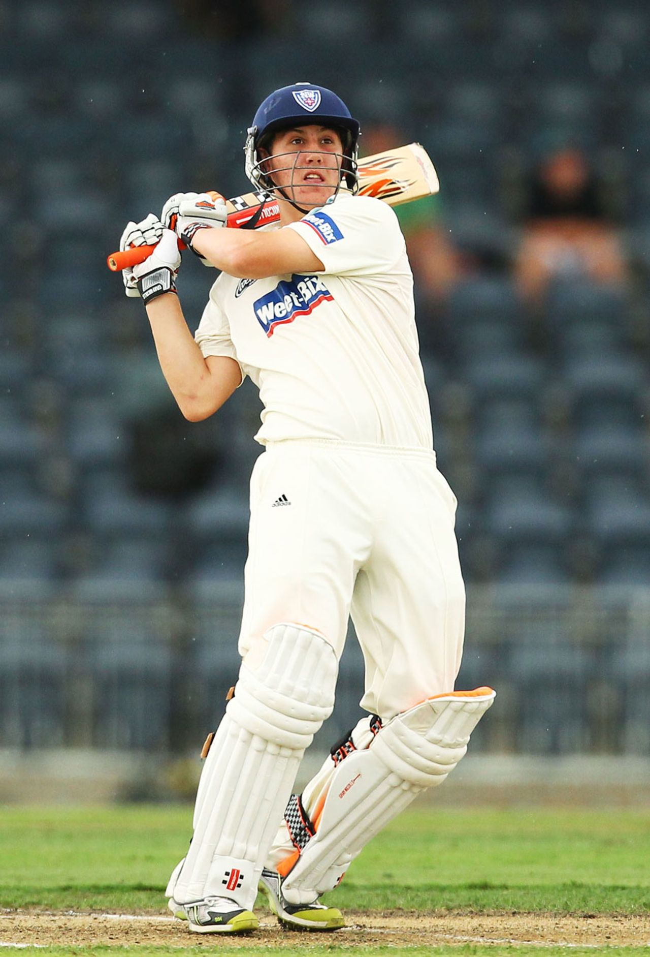 Nic Maddinson pulls on his way to a century, New South Wales v Queensland, Sheffield Shield, Blacktown Olympic Park Oval, 1st day, December 18, 2010