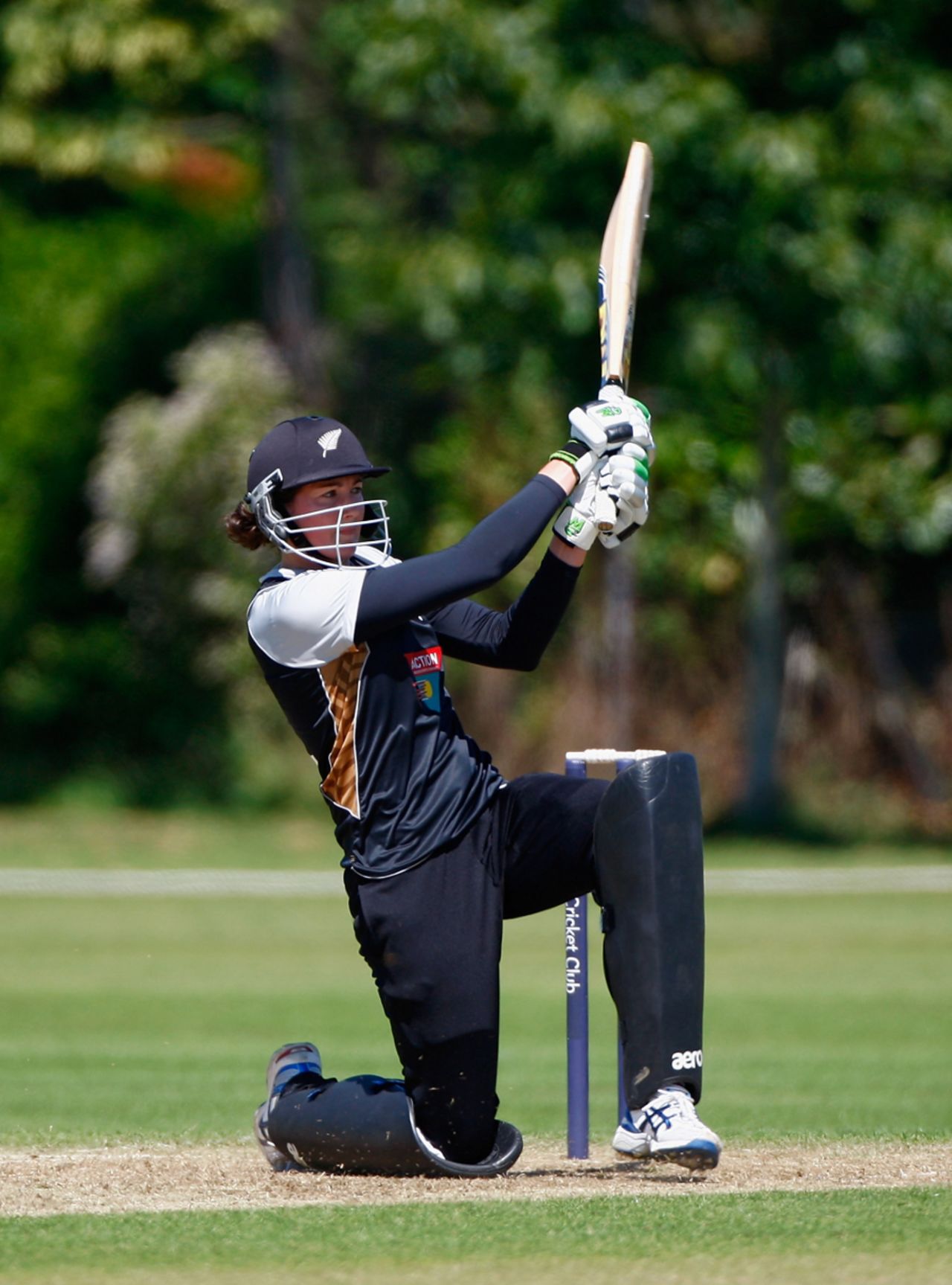 Nicola Browne's big hitting helped New Zealand to 146, Australia v New Zealand, NatWest Women's T20 Quadrangular Series, Taunton, June 26 2011