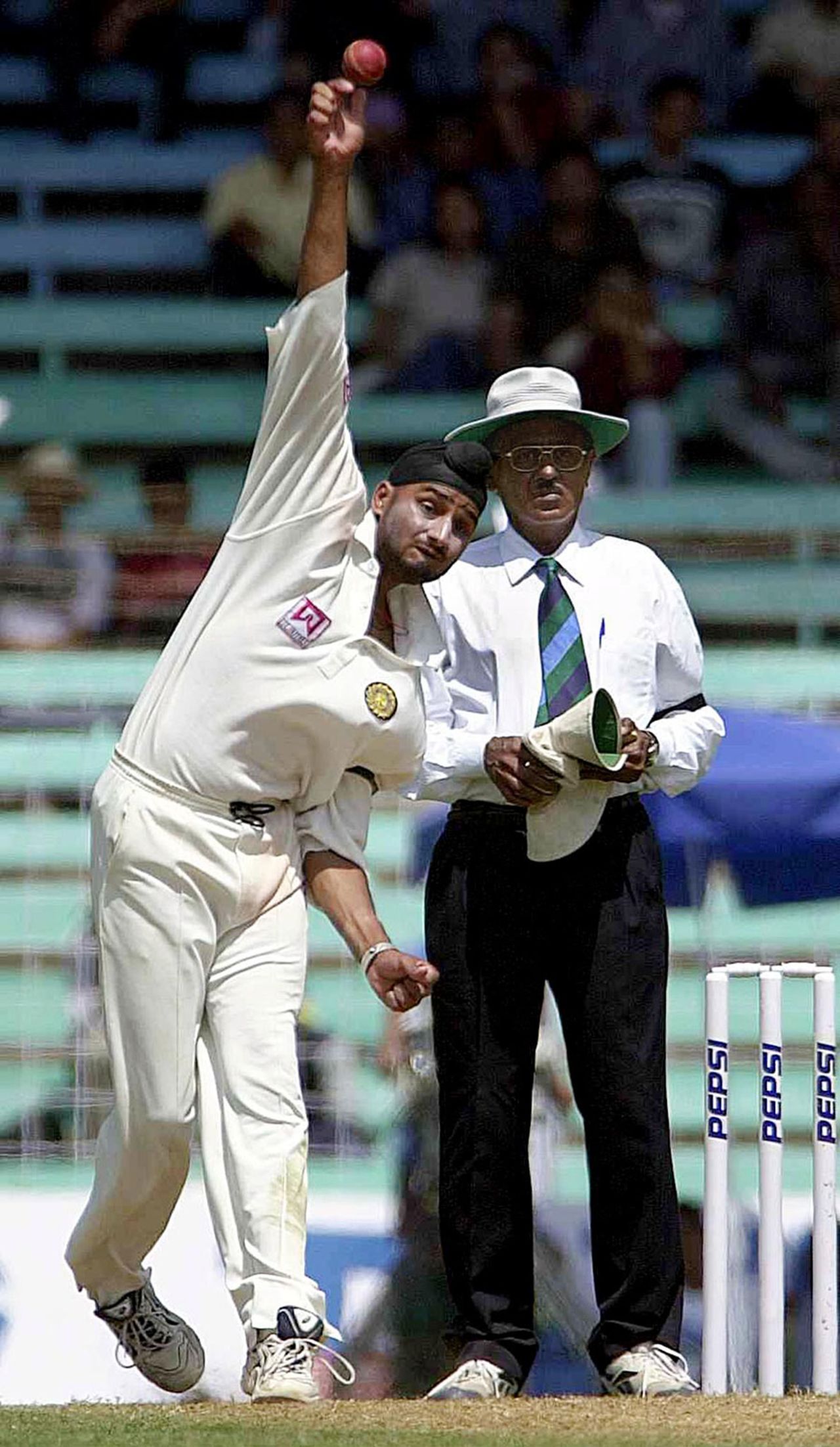Harbhajan Singh in his bowling stride, India v Australia, 1st Test, Mumbai, 2nd day, February 28, 2001