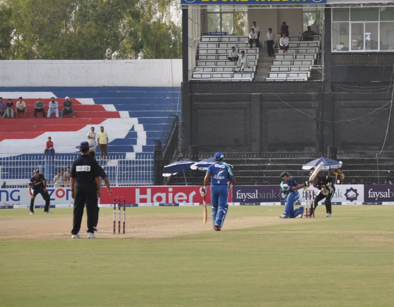 Shahzaib Hasan hits a six, Faisalabad v Karachi, Faysal Bank Super Eight T-20 Cup, Faisalabad, June 28, 2011