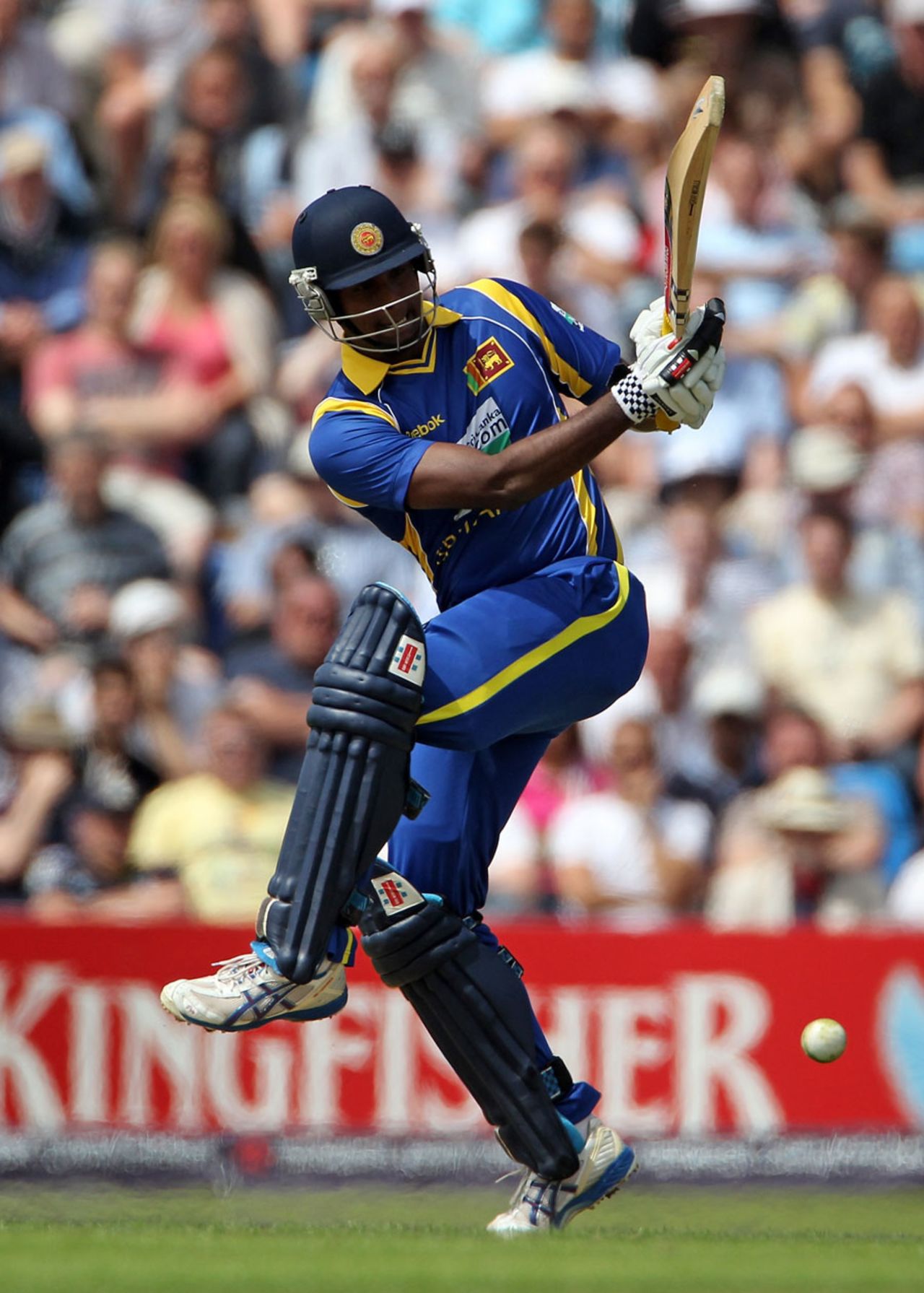 Angelo Mathews lifted Sri Lanka's tempo with 41 from 27 balls, England v Sri Lanka, 2nd ODI, Headingley, July 1 2011