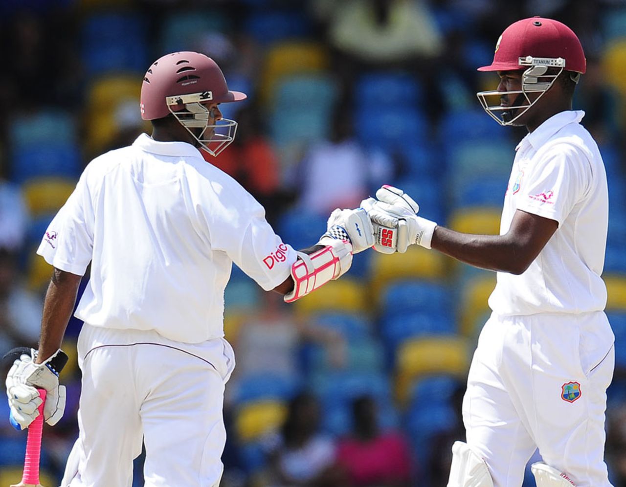Shivnarine Chanderpaul and Darren Bravo batted out most of the second session, West Indies v India, 2nd Test, Bridgetown, 5th day, July 2, 2011 