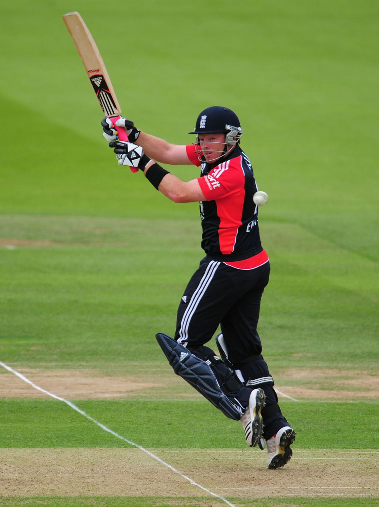 Ian Bell pulls during his innings of 30 from 46 balls, England v Sri Lanka, 3rd ODI, Lord's July 3 2011
